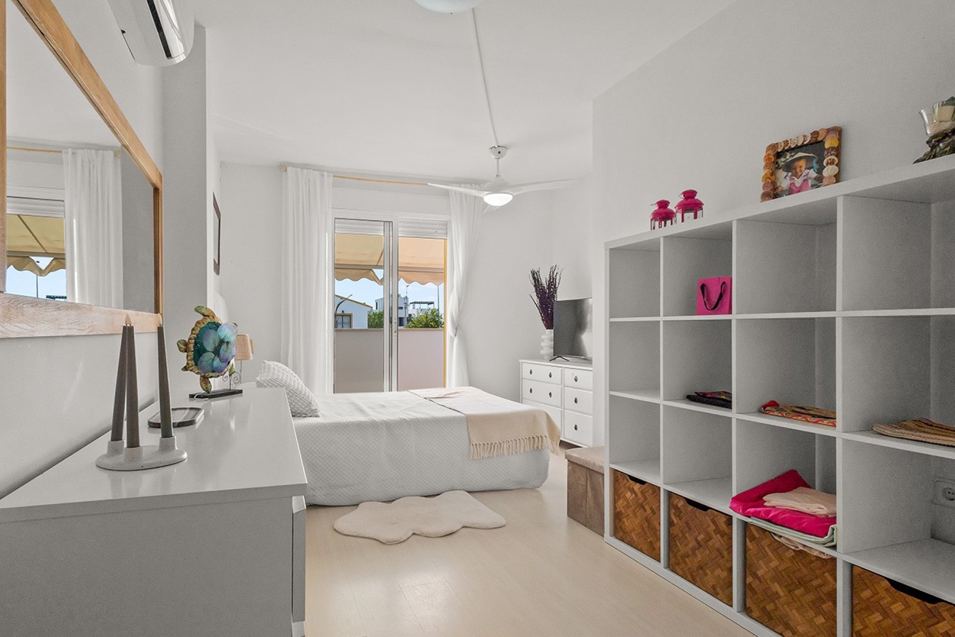 Reventa - Villa -
Pilar de la Horadada - Pueblo Latino