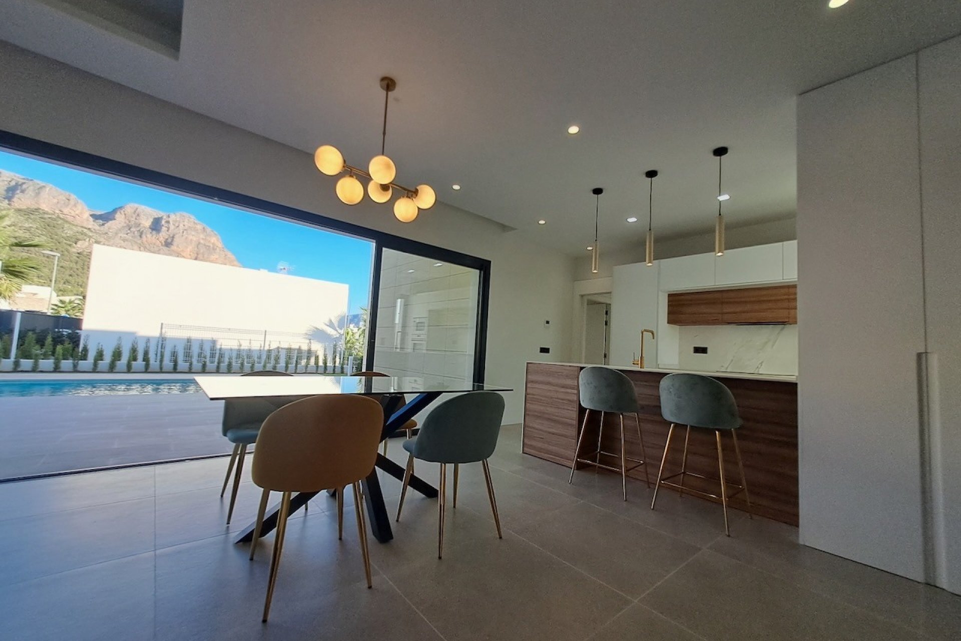 Reventa - Villa -
Polop - Urbanizaciones