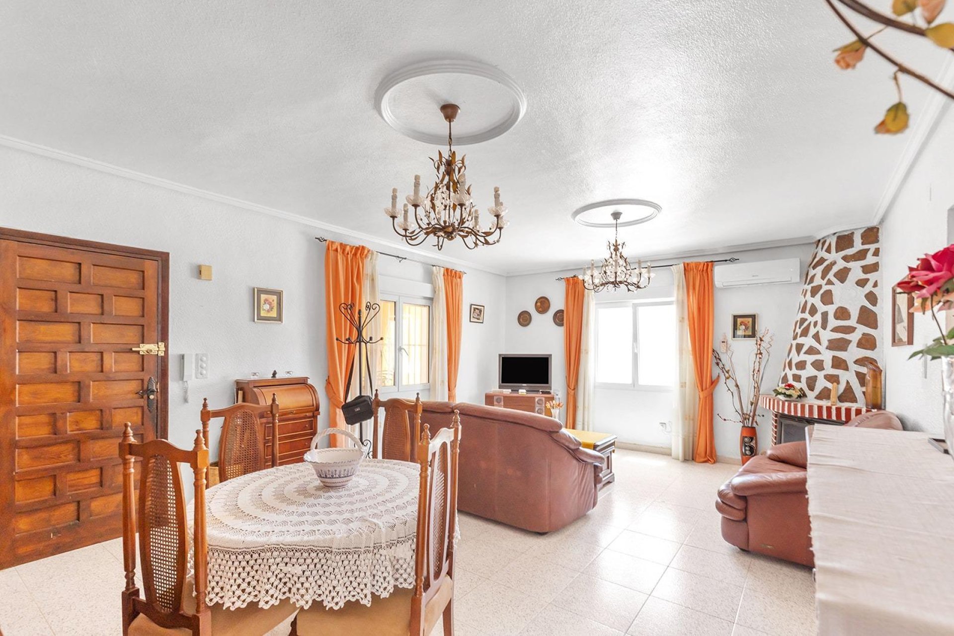 Reventa - Villa -
Rojales - Centro de la Ciudad Quesada