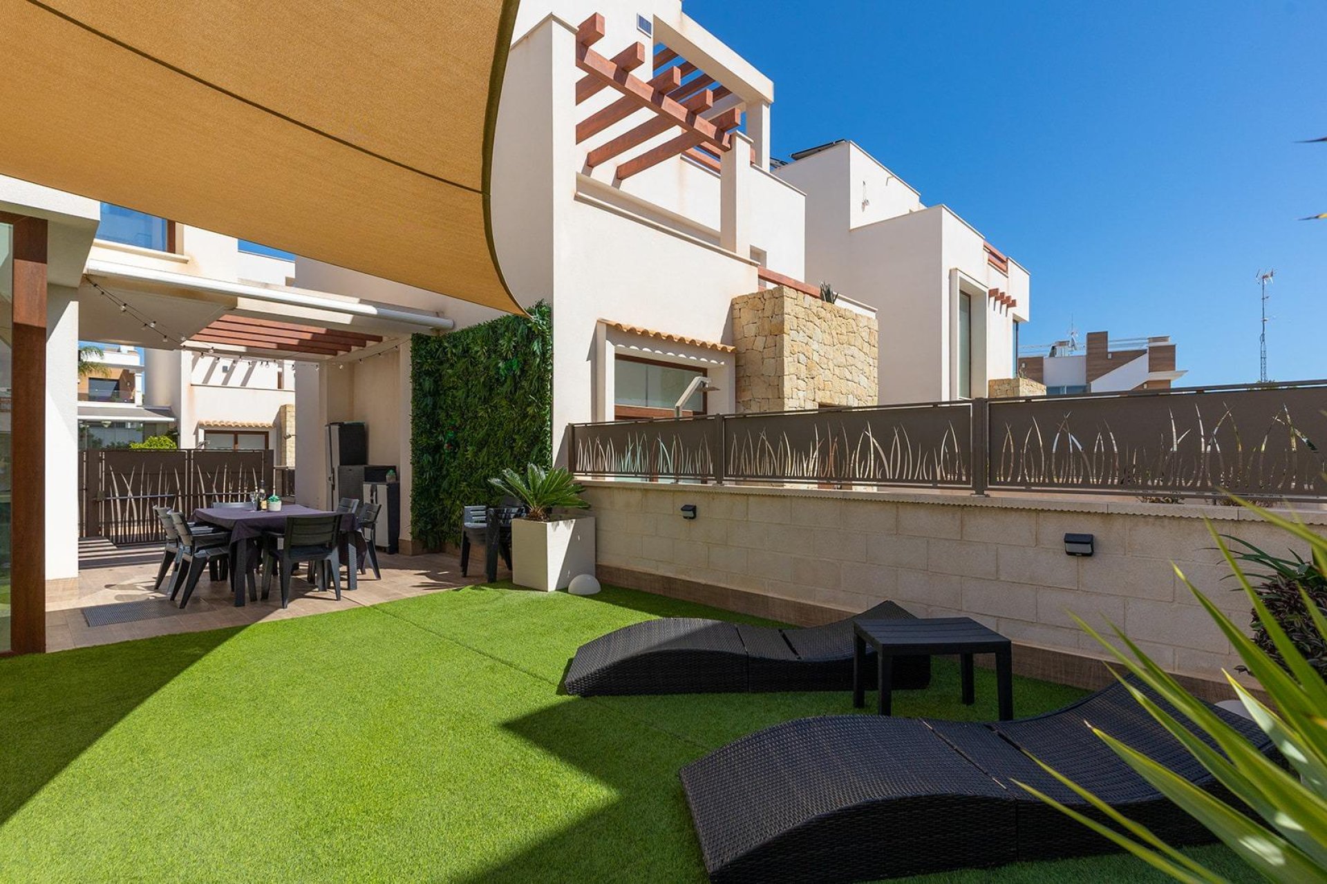 Reventa - Villa -
Rojales - Pueblo bravo