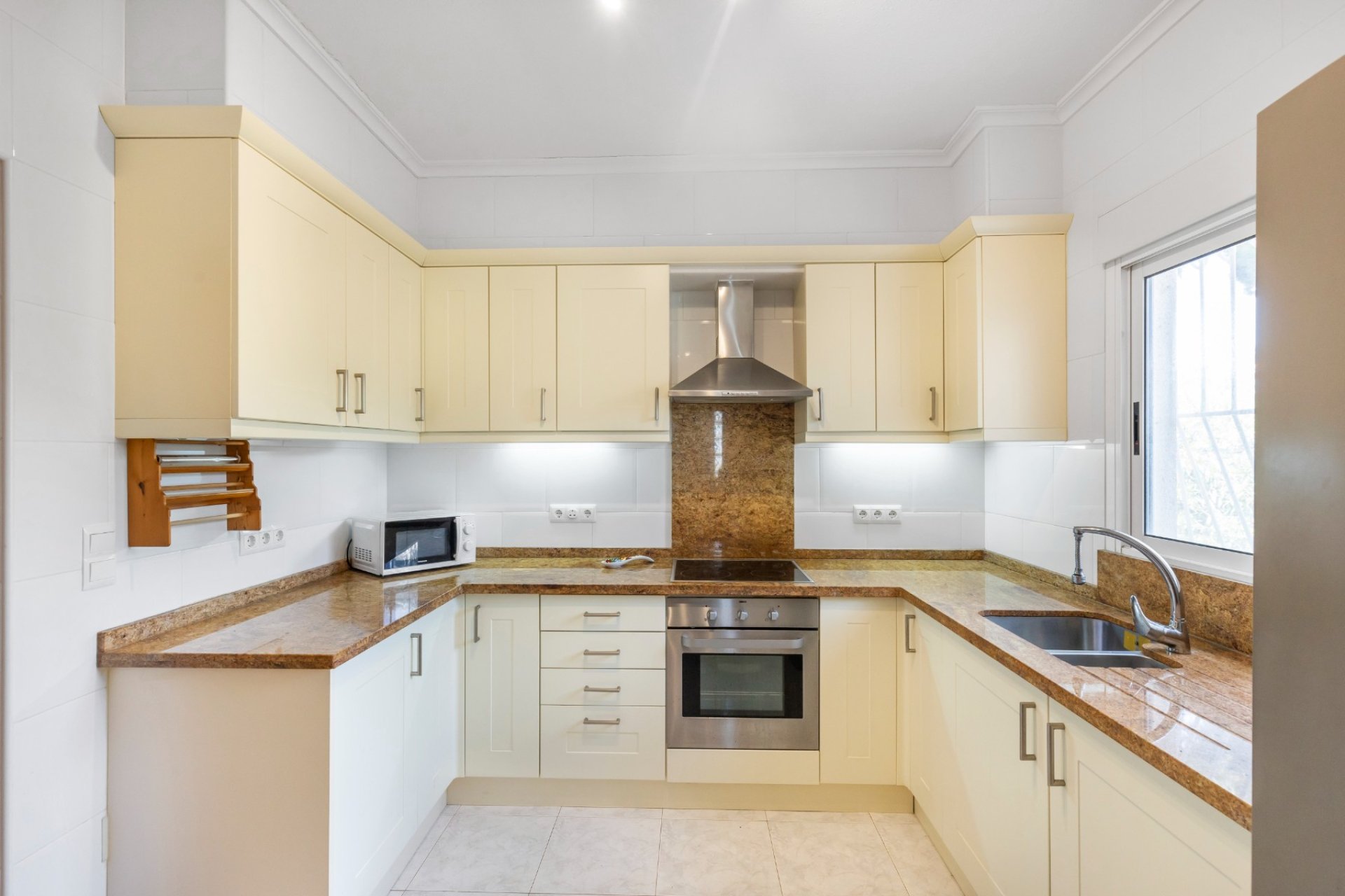 Reventa - Villa -
San Isidro - La Marina