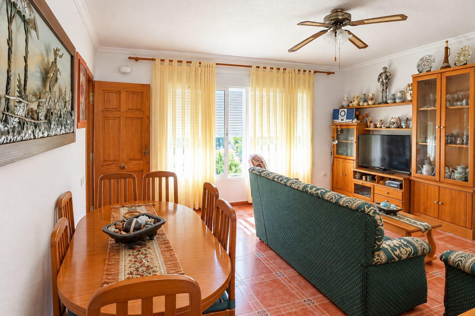 Reventa - Villa -
San Miguel de Salinas - Ciudad De Las Comunicaciones