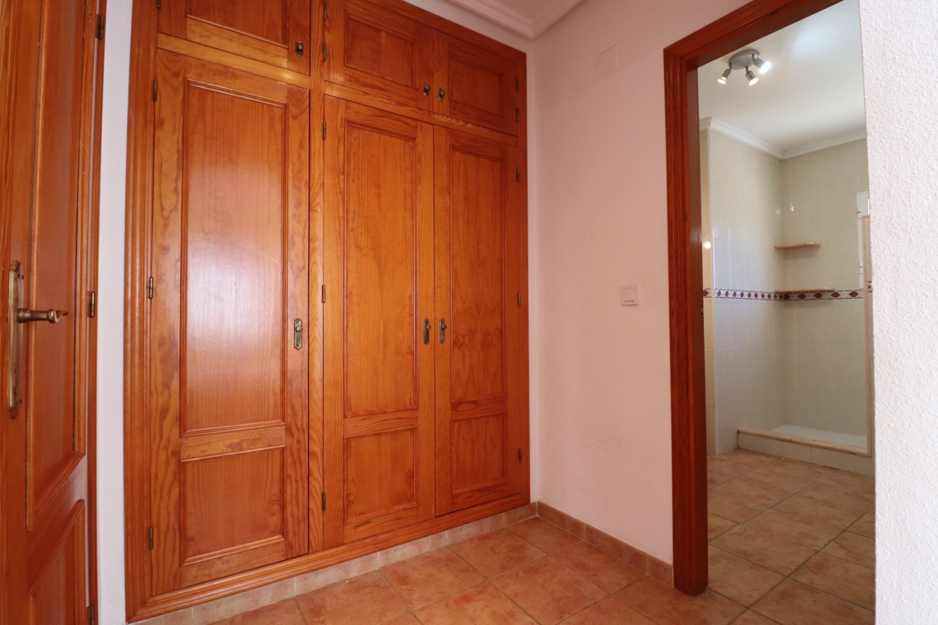 Reventa - Villa -
San Miguel de Salinas - Lake View Mansions