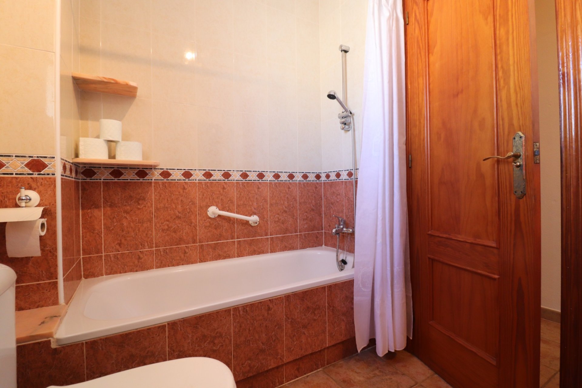 Reventa - Villa -
San Miguel de Salinas - Lake View Mansions