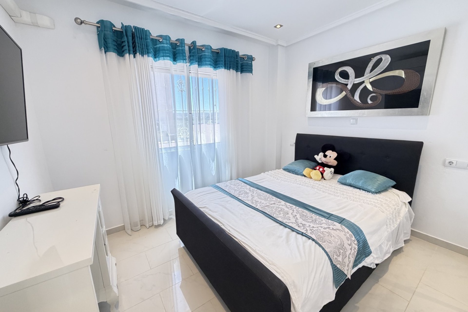 Reventa - Villa -
San Miguel de Salinas - Lake View Mansions