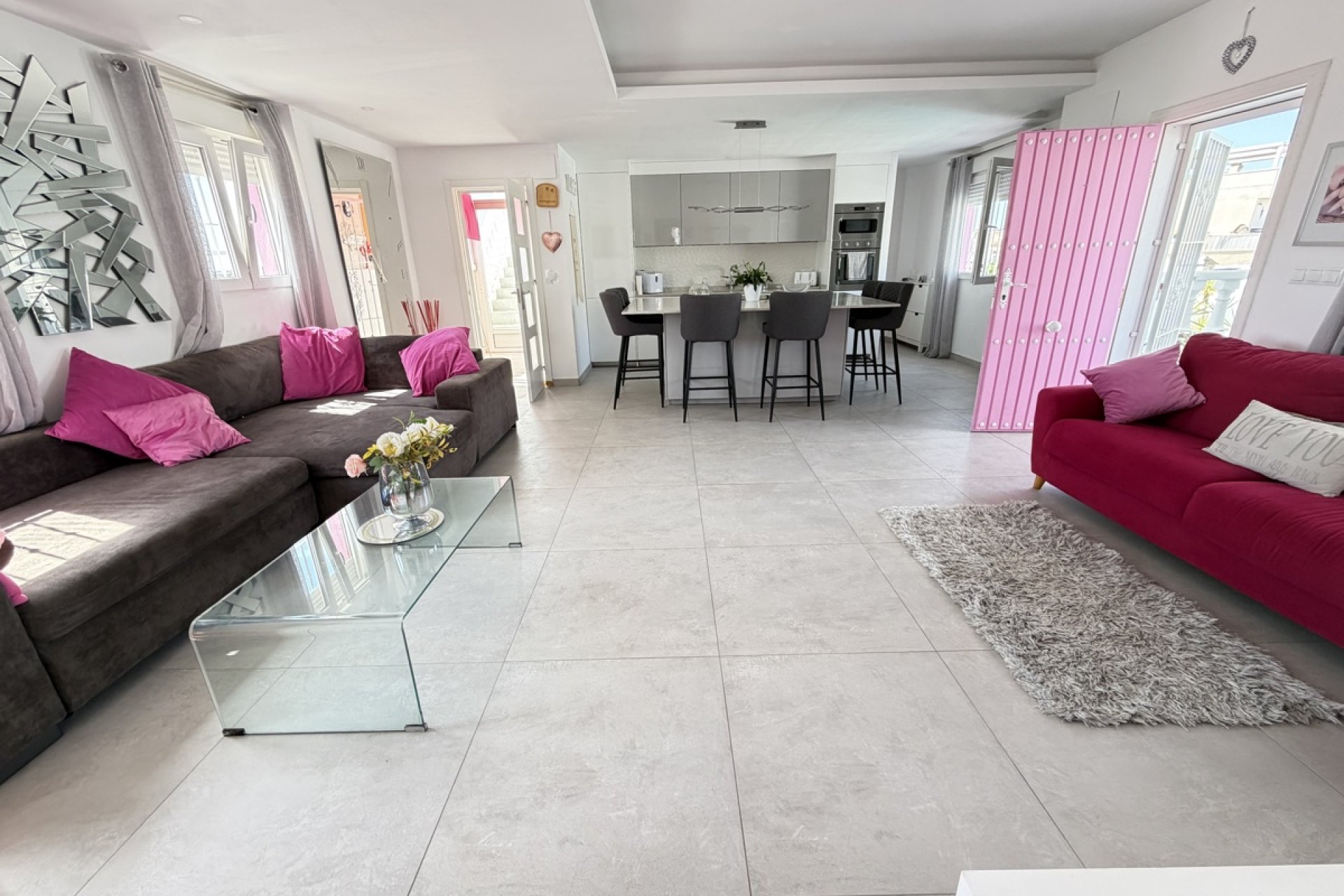 Reventa - Villa -
San Miguel de Salinas - Lake View Mansions
