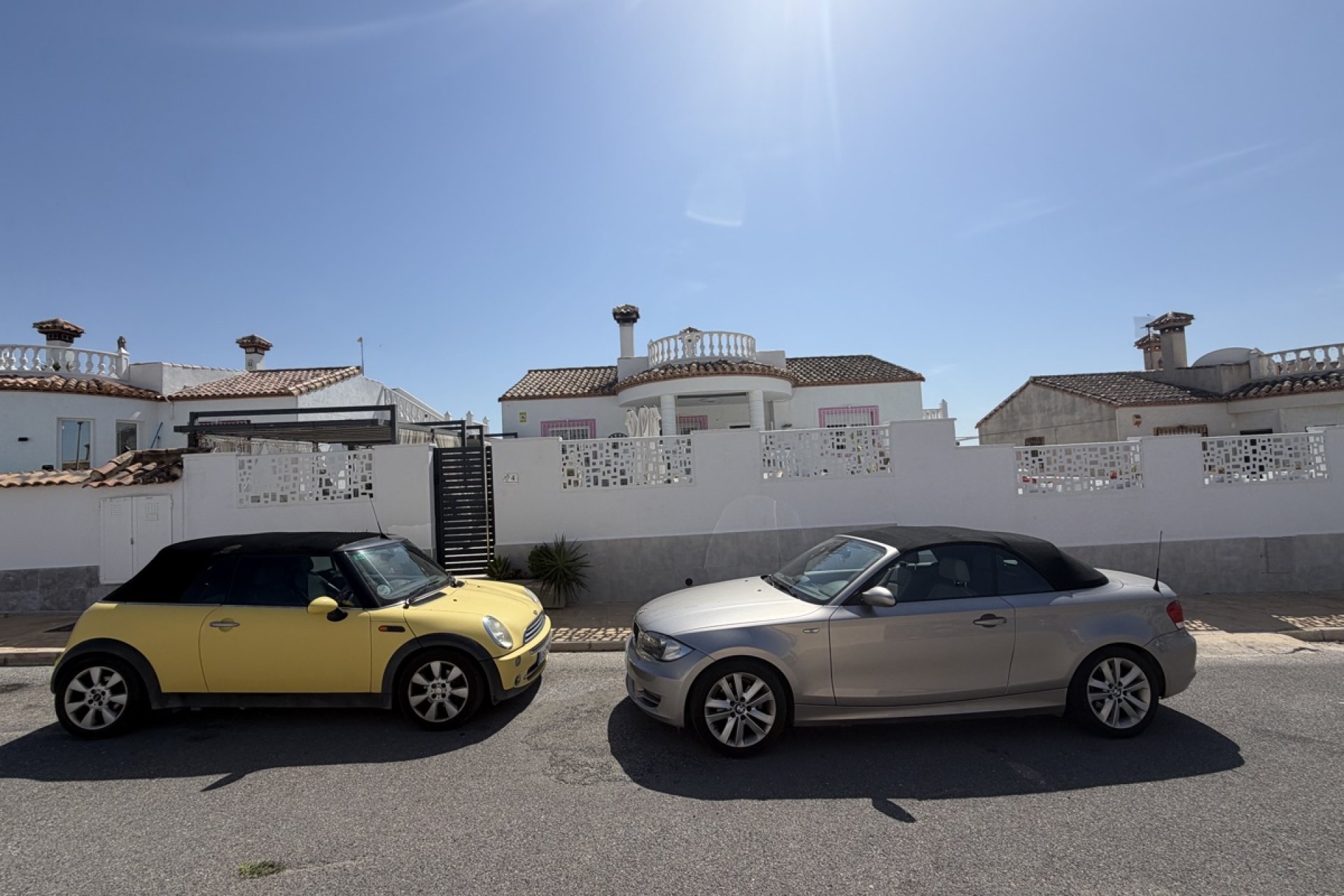 Reventa - Villa -
San Miguel de Salinas - Lake View Mansions