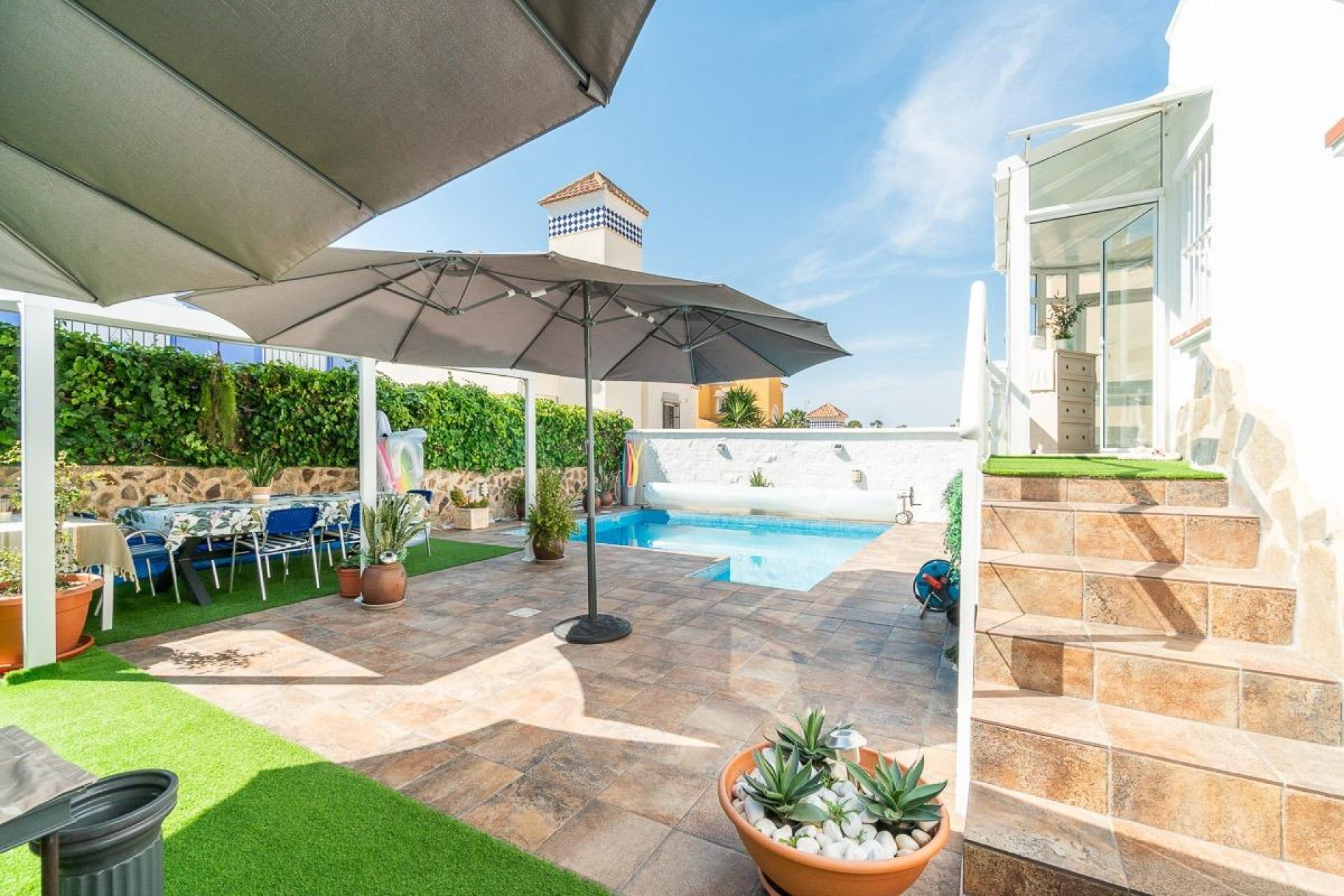 Reventa - Villa -
San Miguel de Salinas - Las filipinas