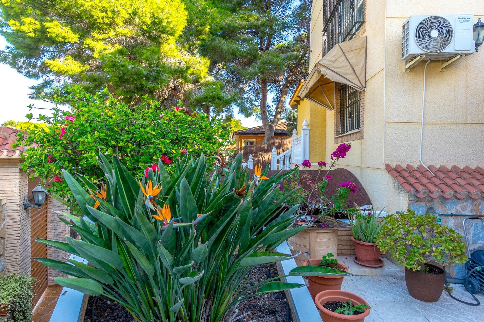 Reventa - Villa -
Torrevieja - Los Balcones