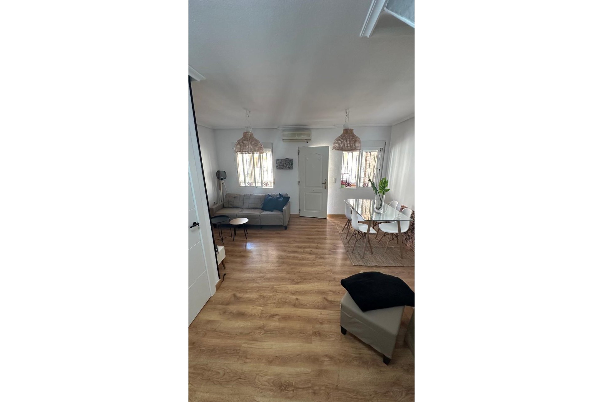 Reventa - Villa -
Torrevieja - Playa Flamenca