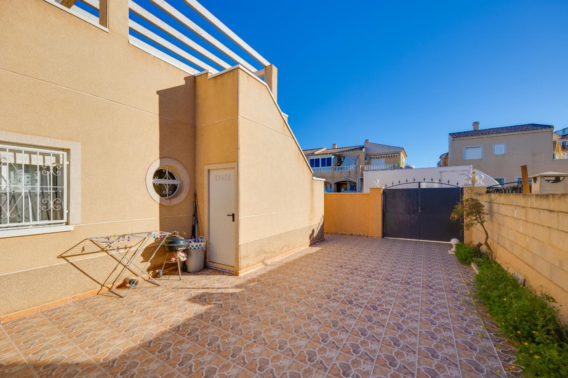 Reventa - Villa -
Torrevieja - Pueblo - Centro