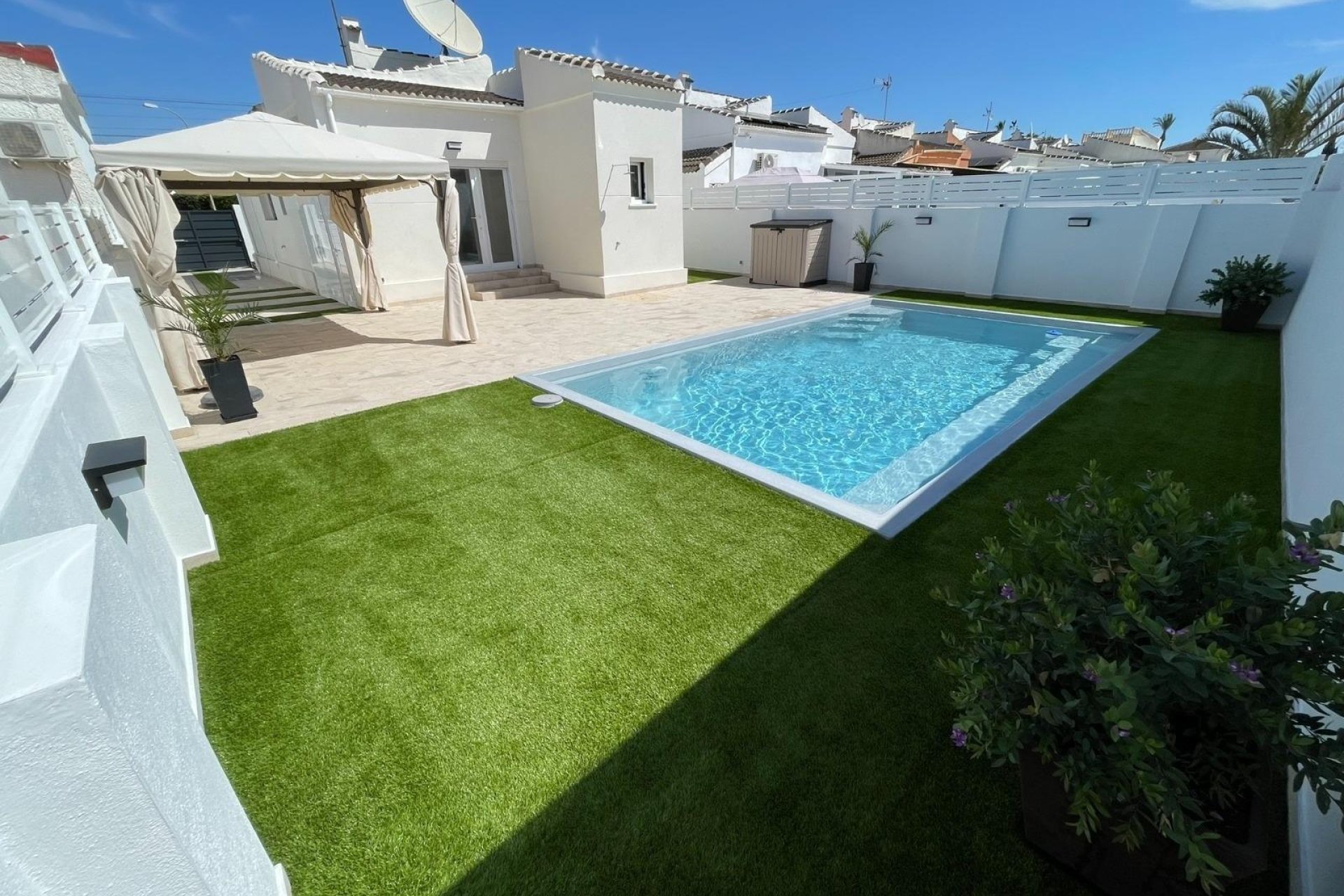 Reventa - Villa -
Torrevieja - San luis