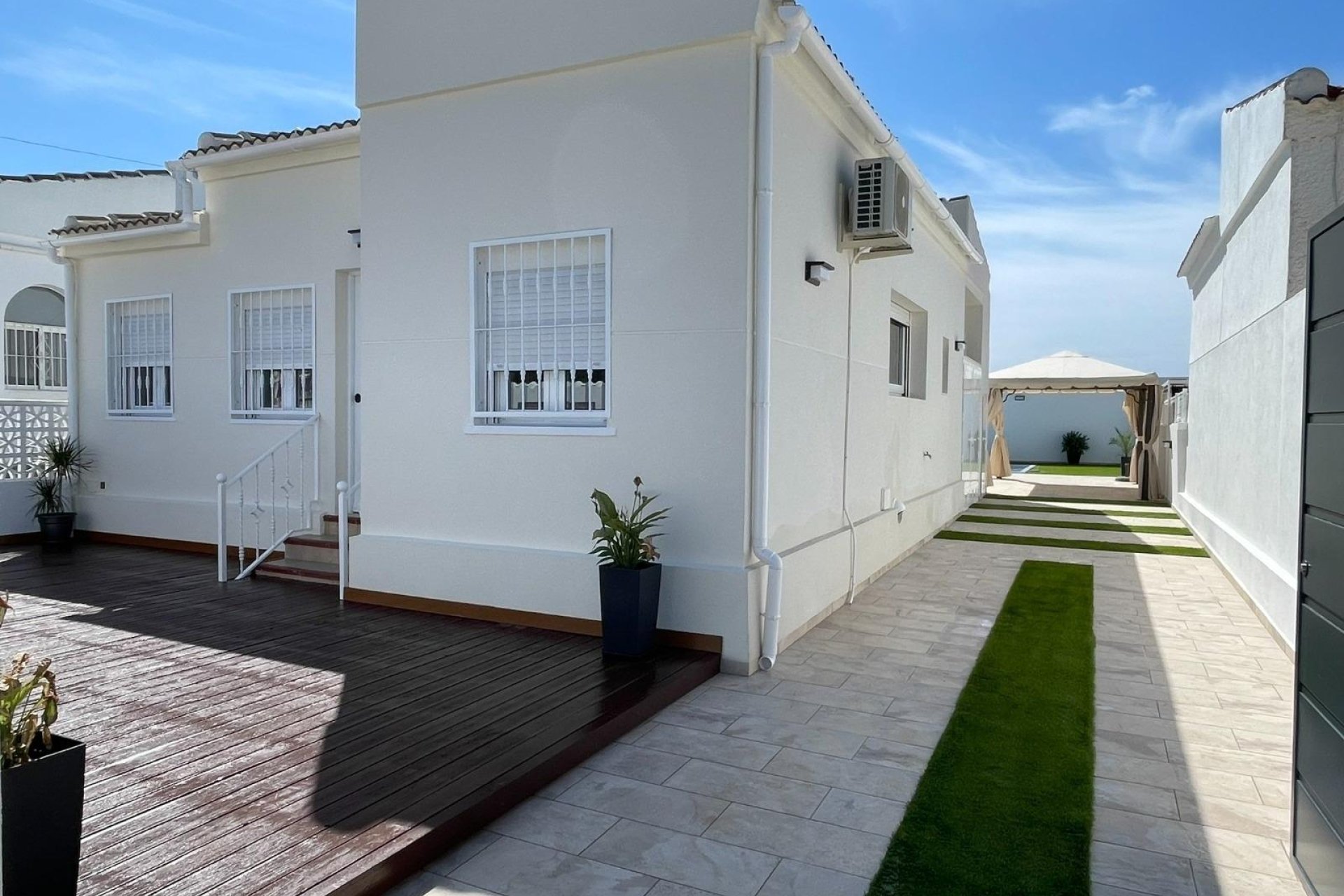 Reventa - Villa -
Torrevieja - San luis