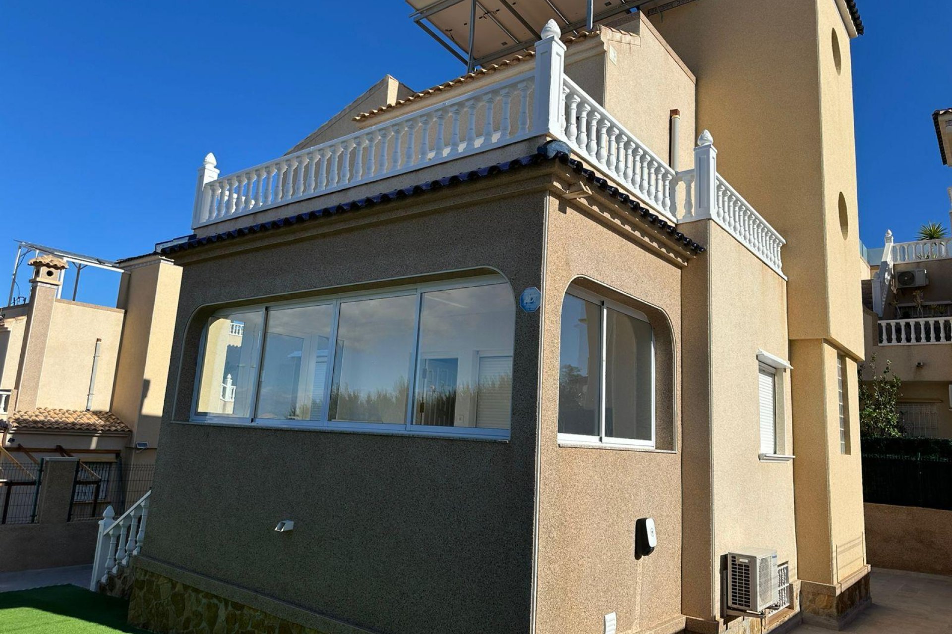 Reventa - Villa -
Torrevieja - VILLAMARTIN