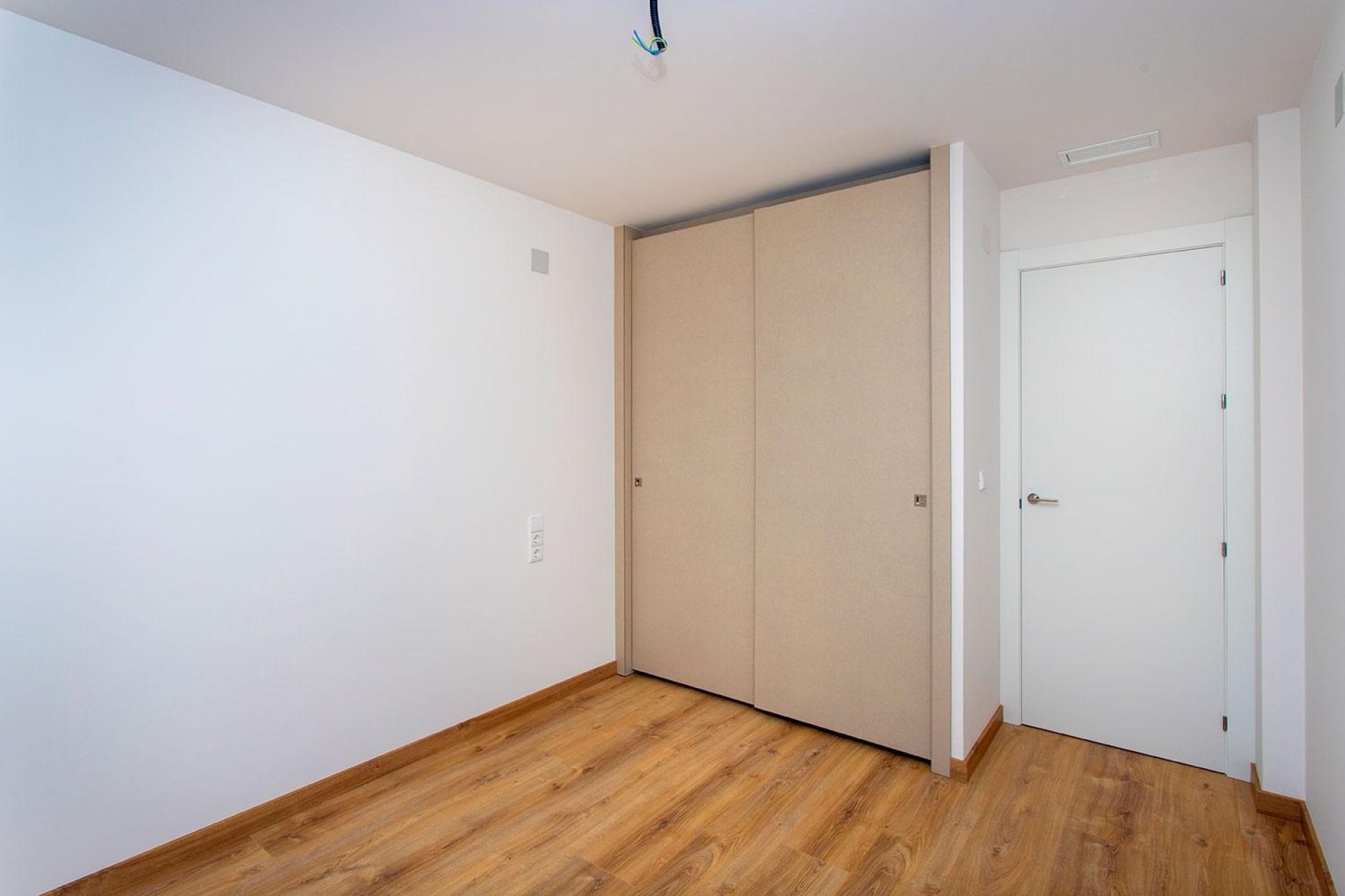 Rynek pierwotny - Bungalowy -
Hondón de las Nieves - El Salero