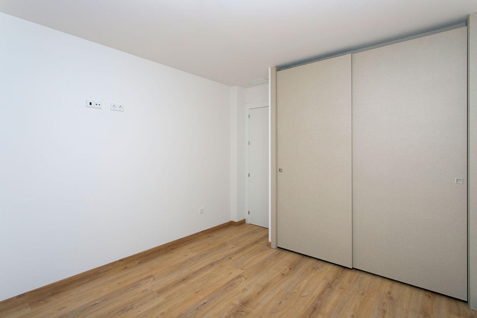 Rynek pierwotny - Bungalowy -
Hondón de las Nieves - El Salero