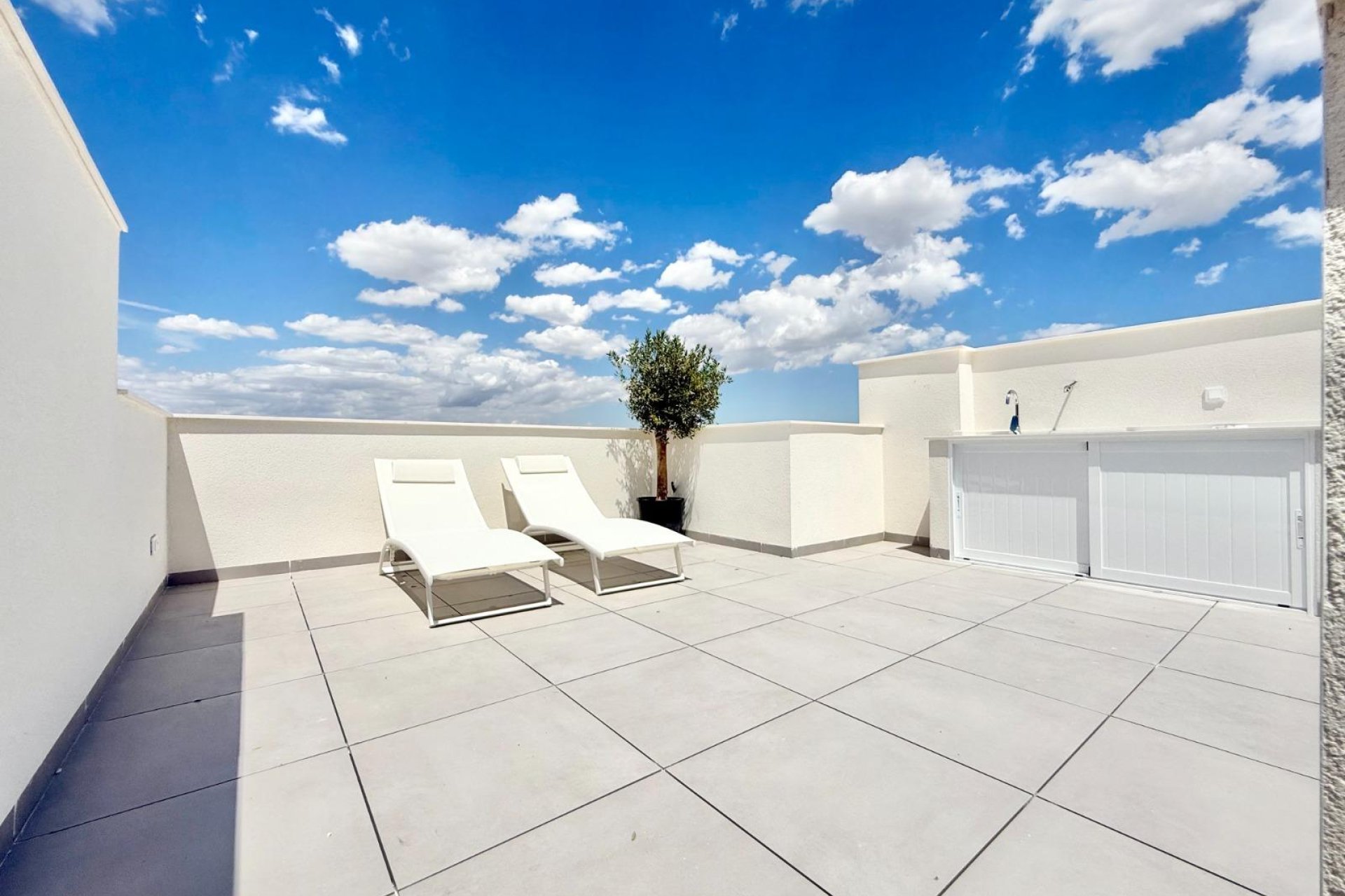 Rynek pierwotny - Dom Szeregowy -
Cox - San Fernando