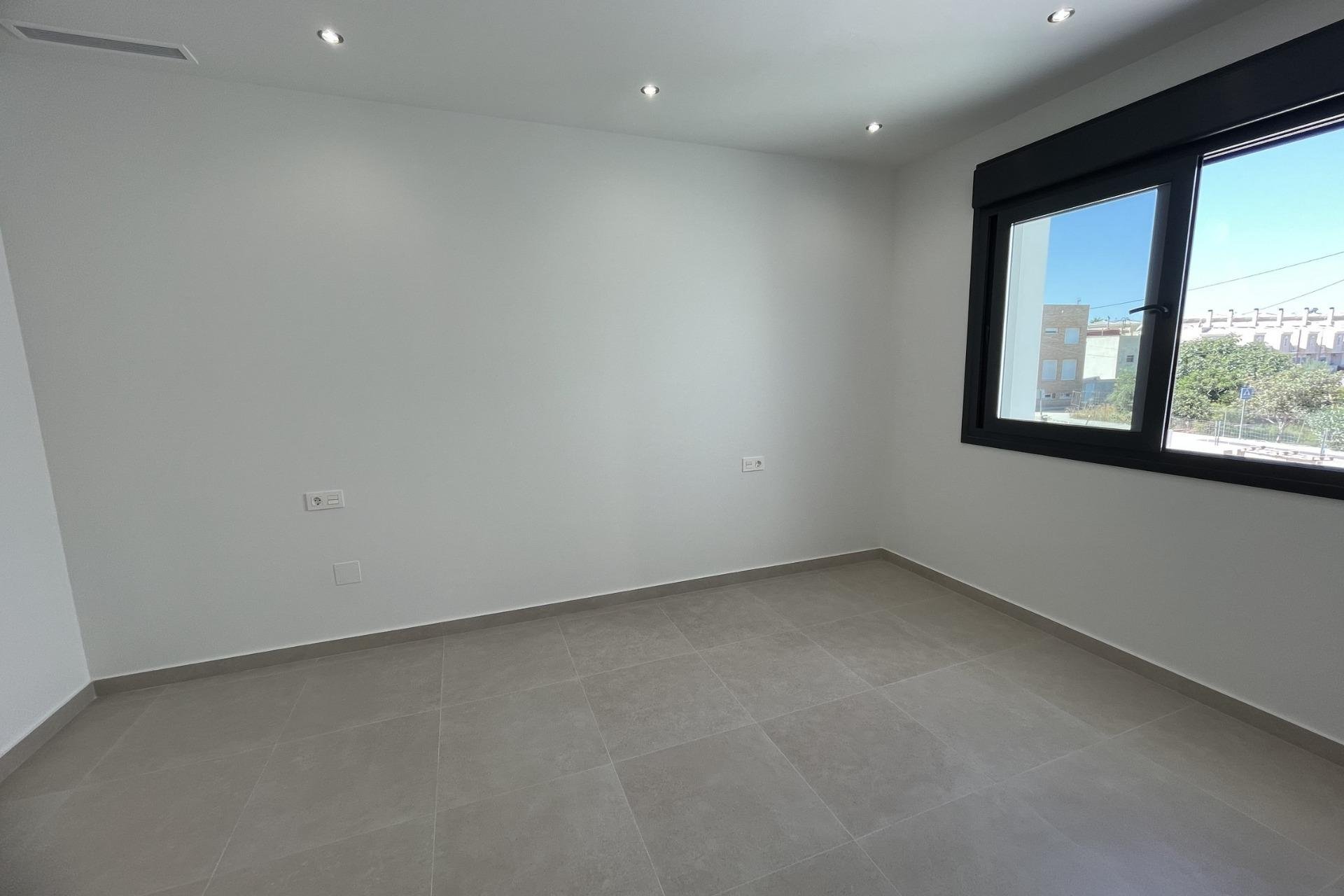 Rynek pierwotny - Willa -
Almoradí - Heredades