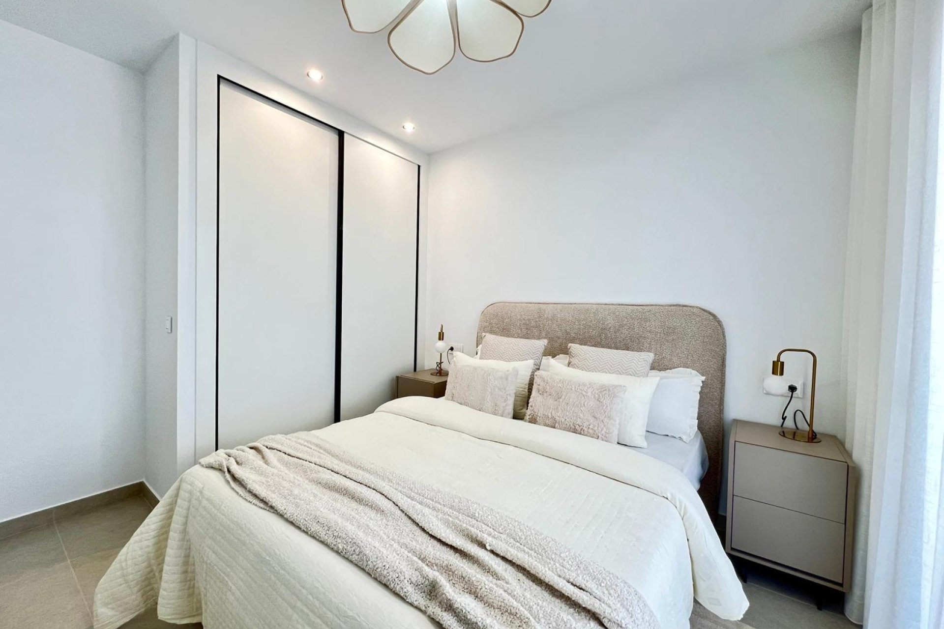 Rynek pierwotny - Willa -
Benferri - Benfis Park