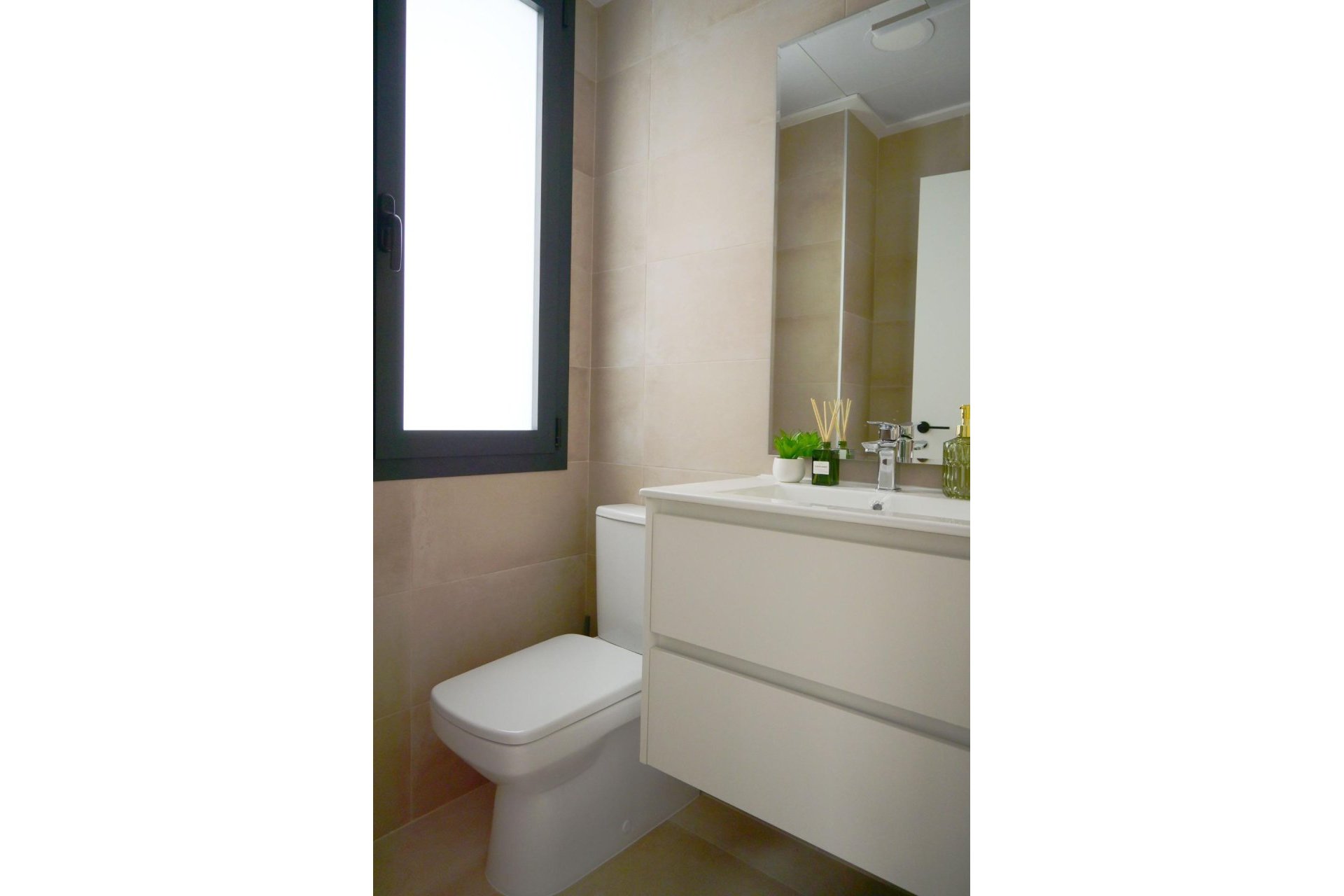 Rynek pierwotny - Willa -
Dolores - polideportivo