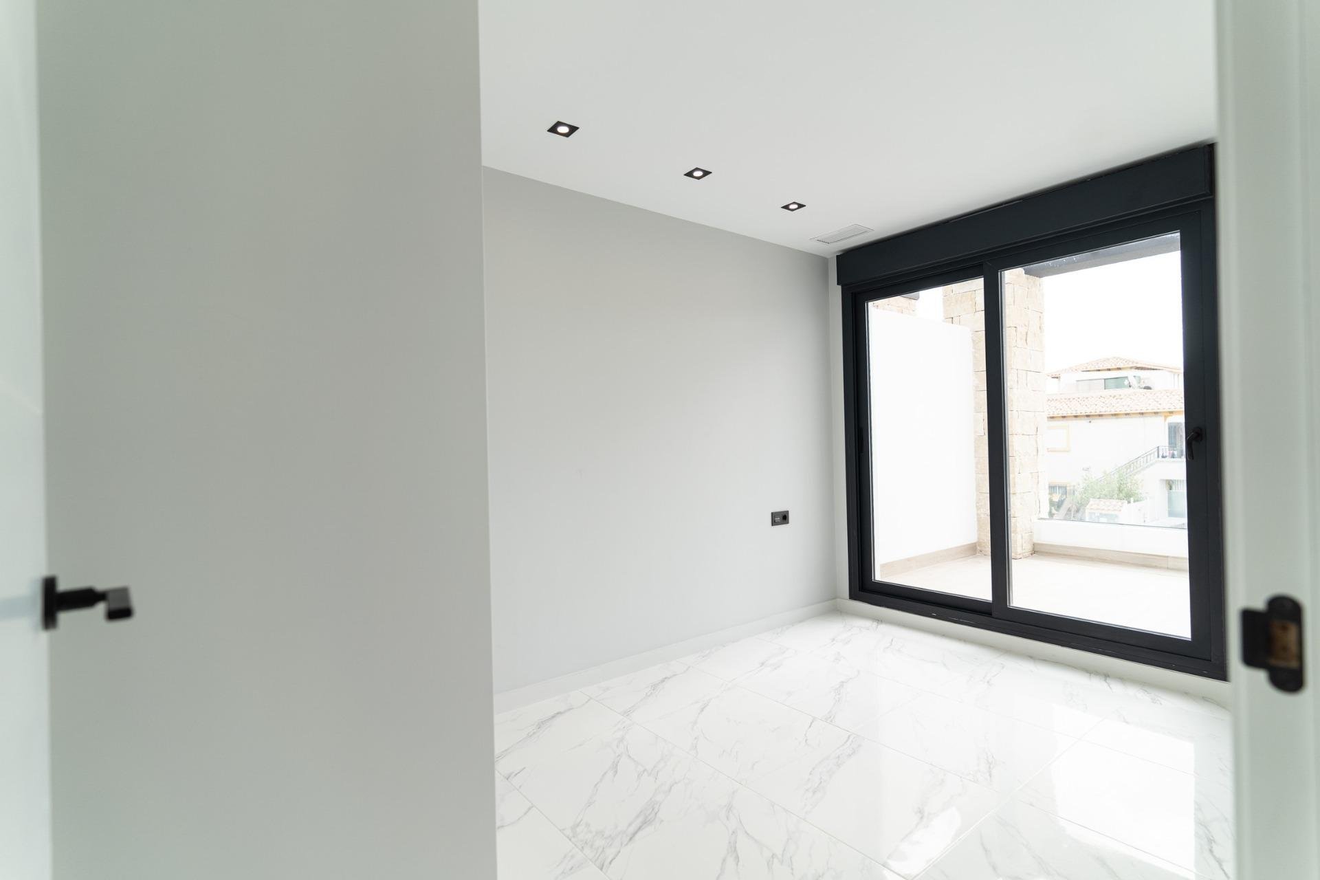 Rynek pierwotny - Willa -
Orihuela Costa - Punta Prima