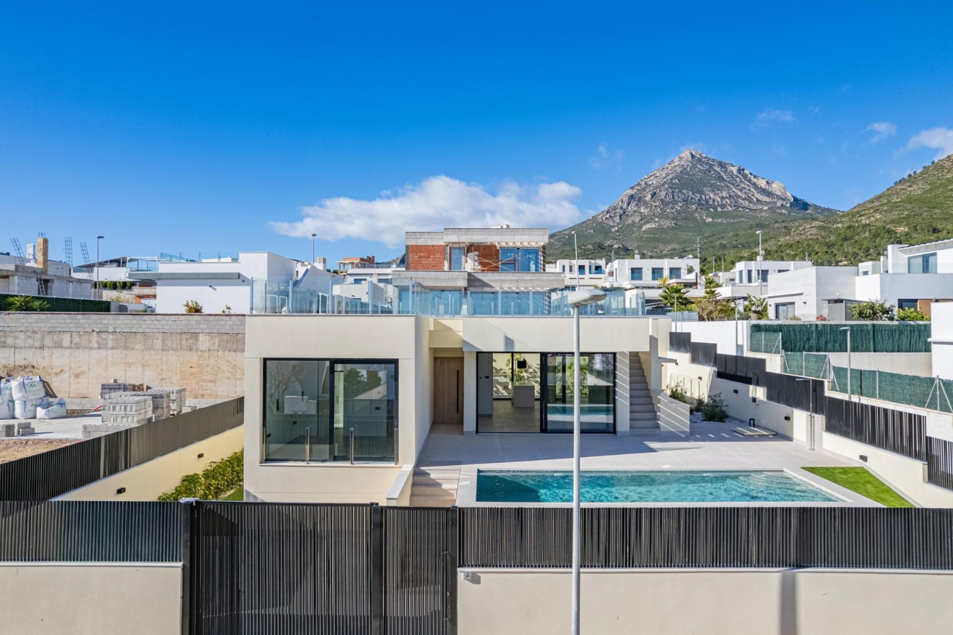 Rynek pierwotny - Willa -
Polop - La Alberca