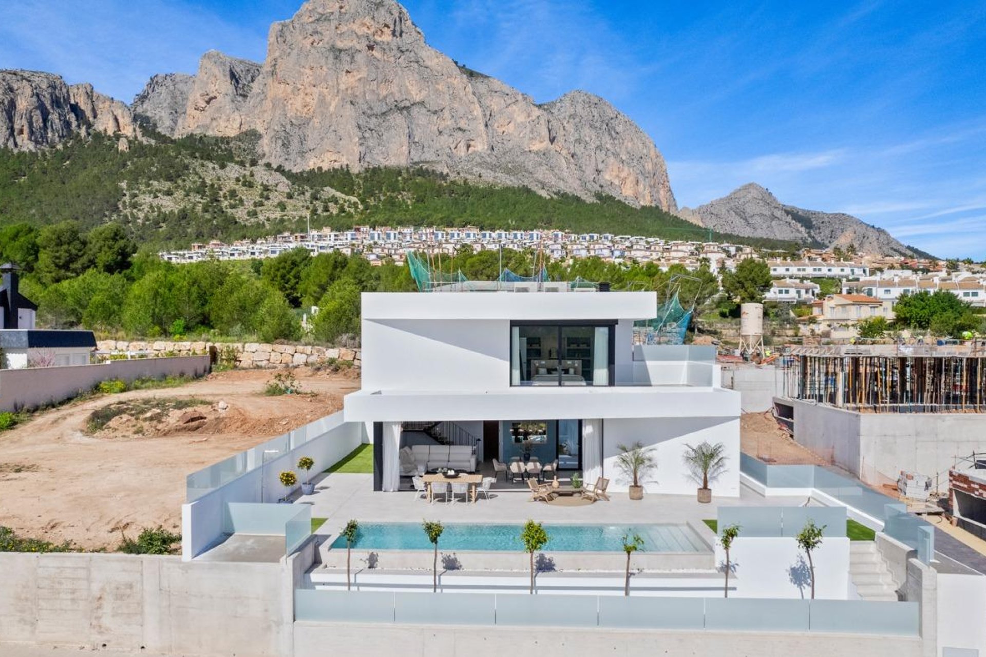 Rynek pierwotny - Willa -
Polop - Urbanizaciones