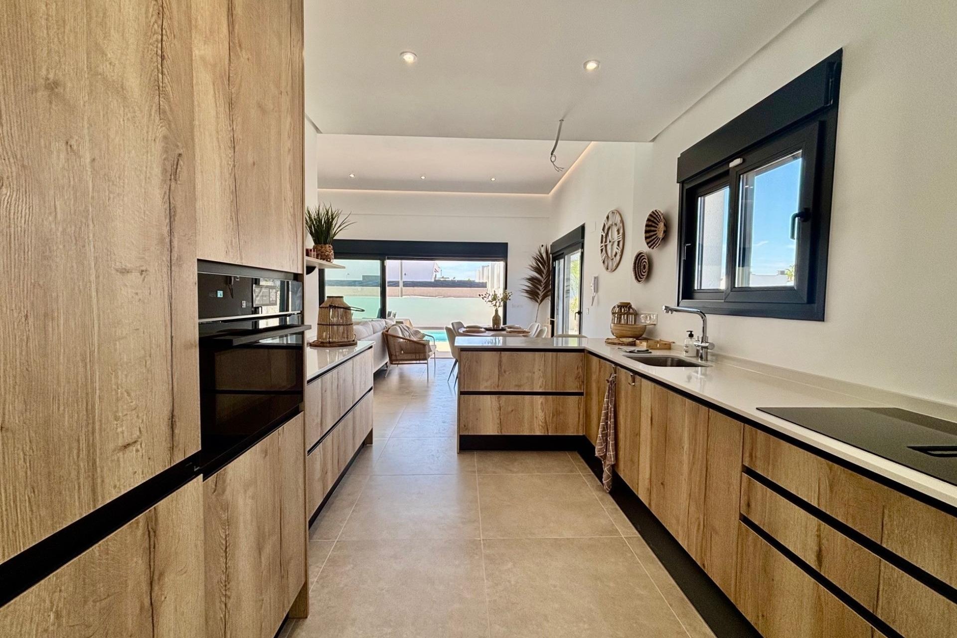 Rynek pierwotny - Willa -
Rafal - polideportivo