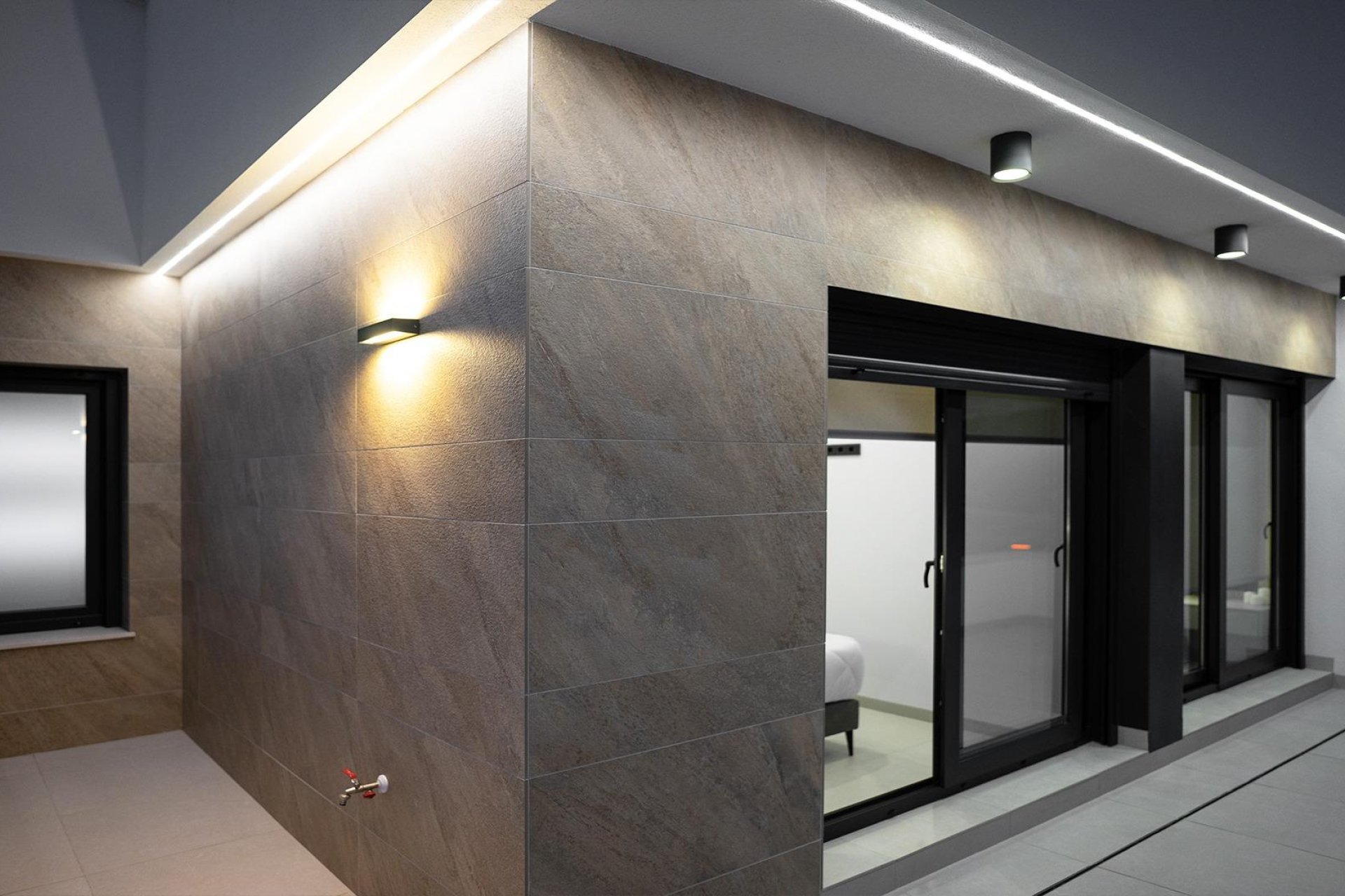 Rynek pierwotny - Willa -
San Miguel de Salinas - BLUE LAGOON