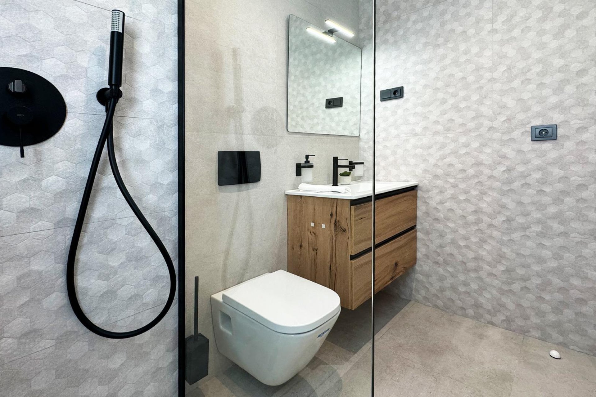 Rynek pierwotny - Willa -
San Miguel de Salinas - BLUE LAGOON