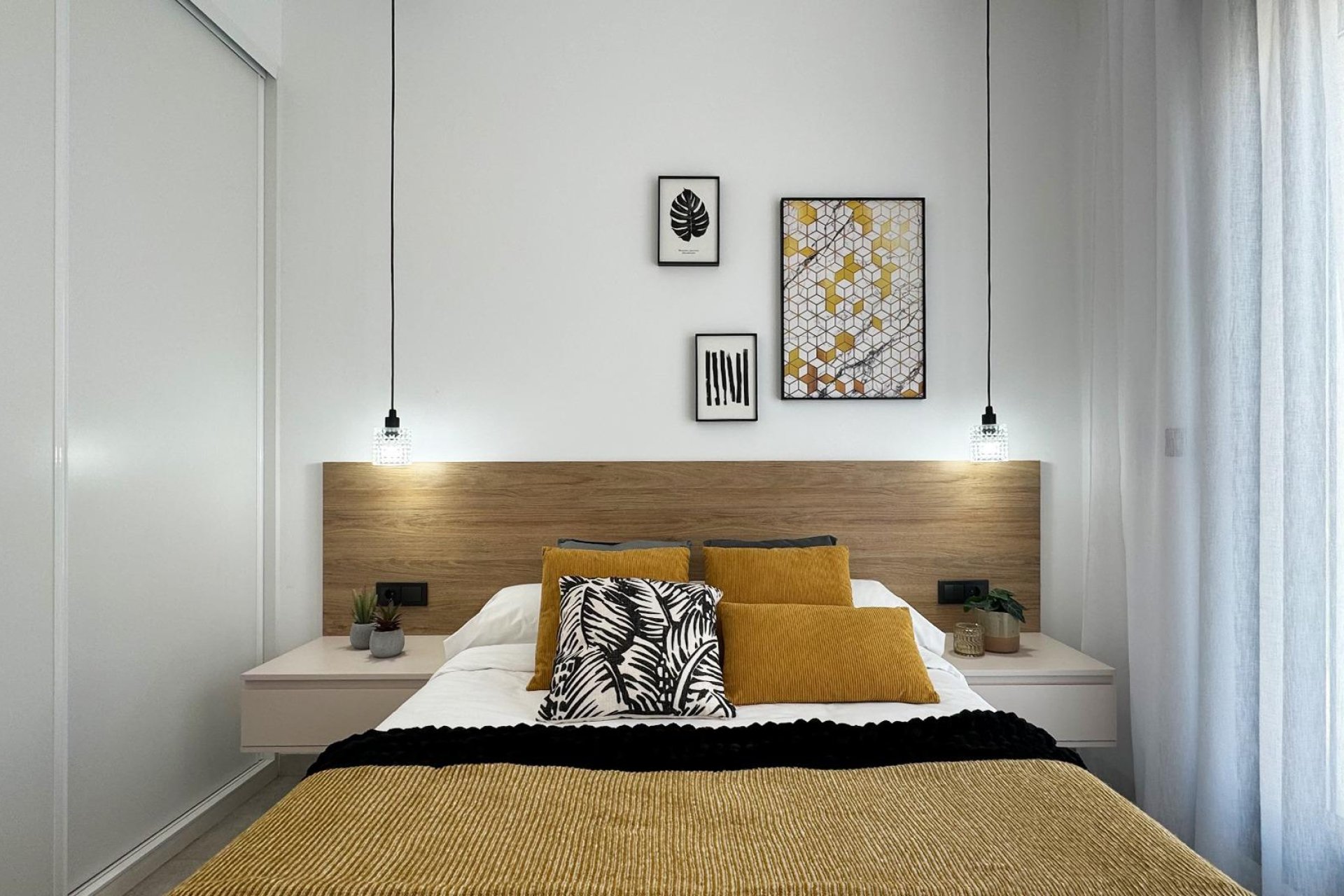 Rynek pierwotny - Willa -
San Miguel de Salinas - BLUE LAGOON