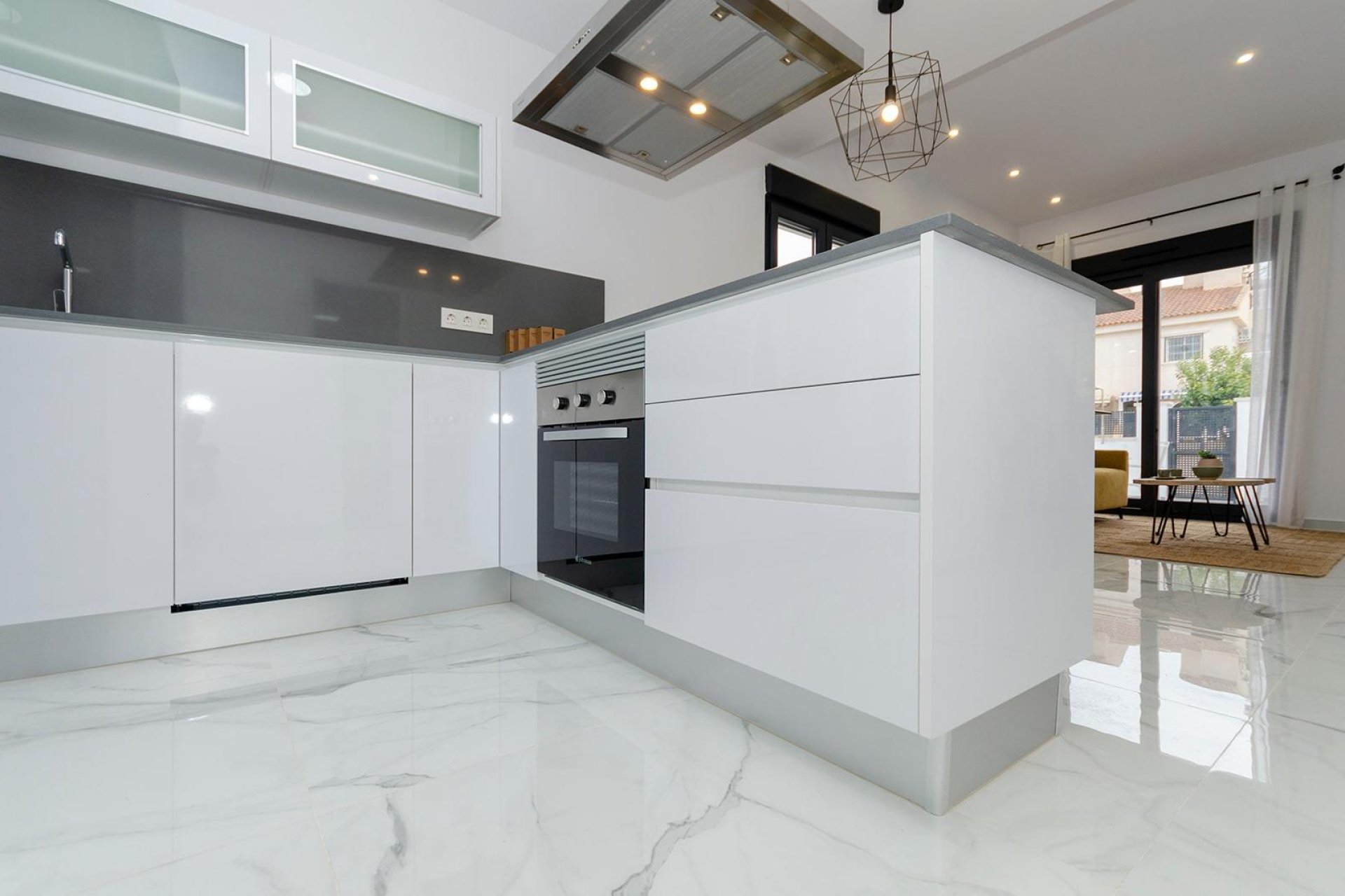 Rynek pierwotny - Willa -
Torrevieja - La Siesta - El Salado -  Torreta