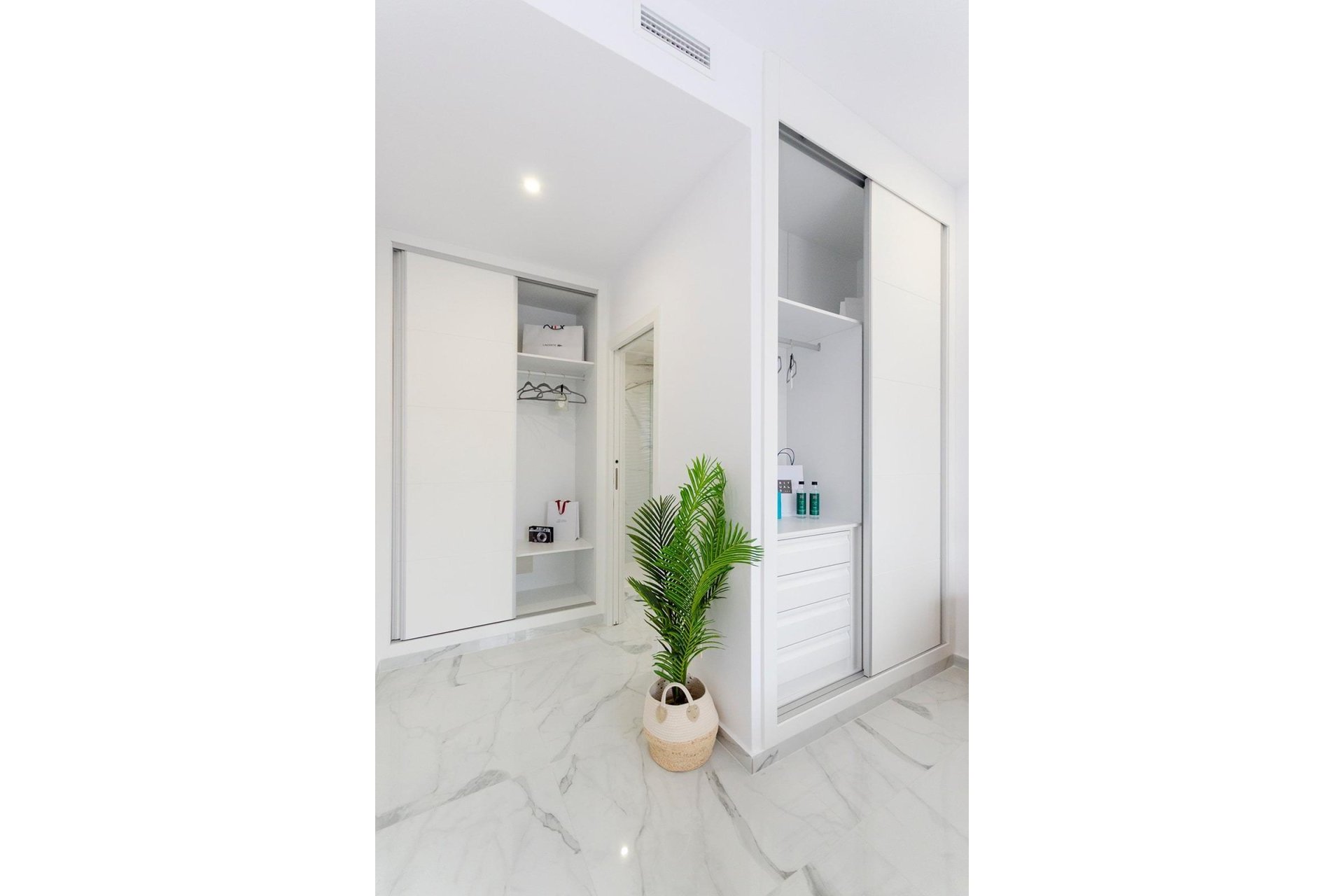 Rynek pierwotny - Willa -
Torrevieja - La Siesta - El Salado -  Torreta