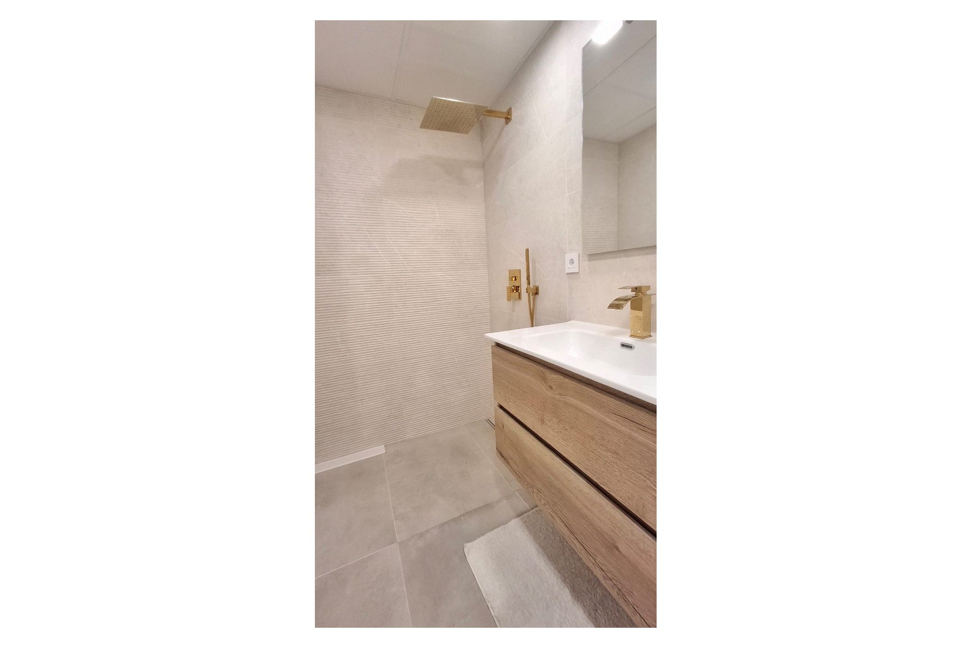 Rynek wtórny - Apartament / Duplex -
Torrevieja - Playa Acequion