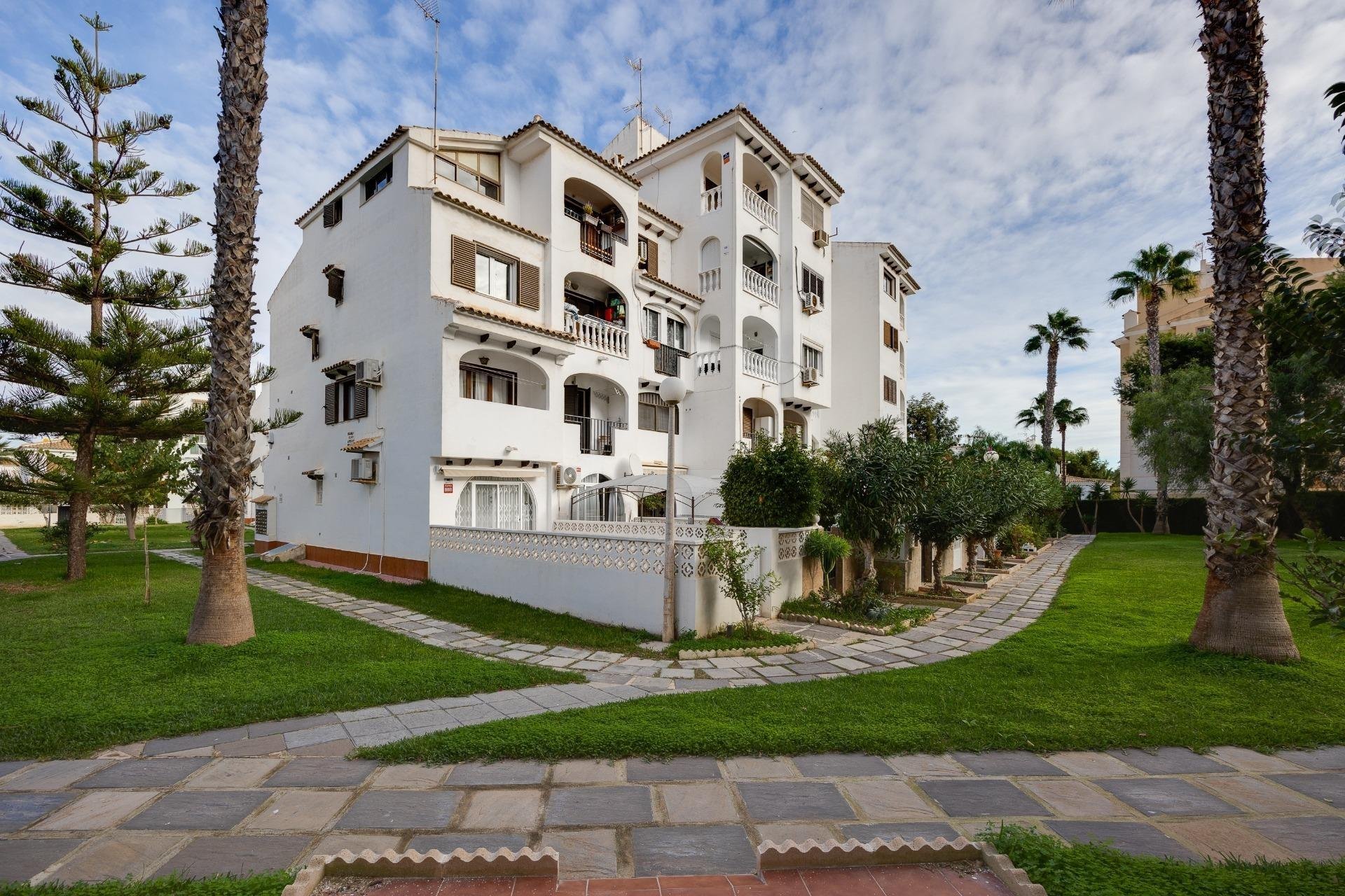 Rynek wtórny - Ático Dúplex -
Torrevieja - Calas blanca