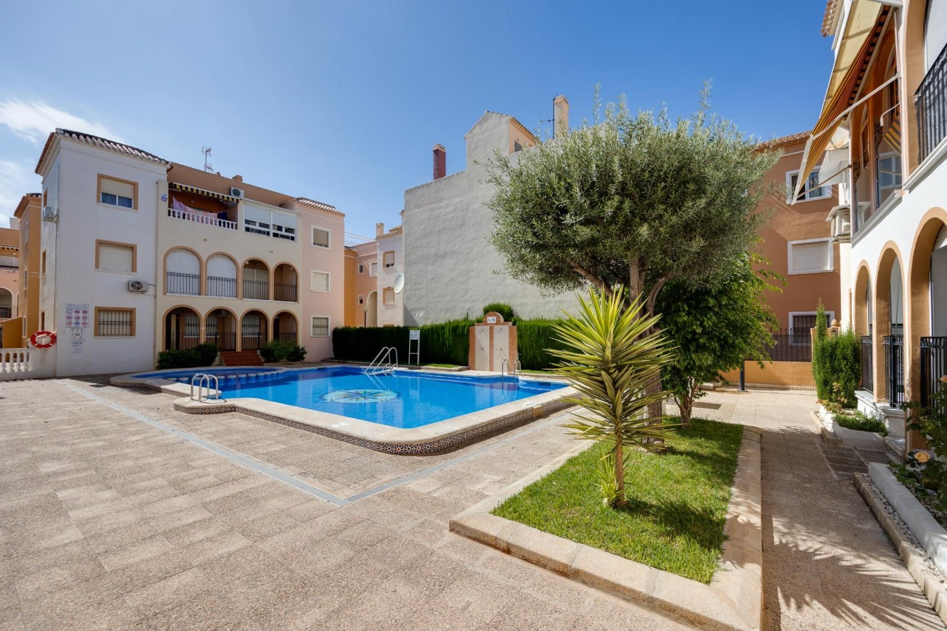 Rynek wtórny - Bungalow -
Torrevieja - La Veleta