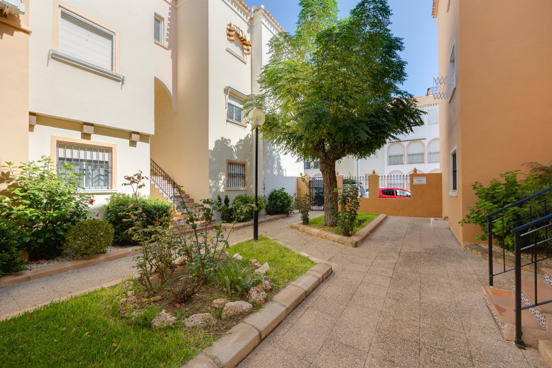 Rynek wtórny - Bungalow -
Torrevieja - Playa de los Naufragos