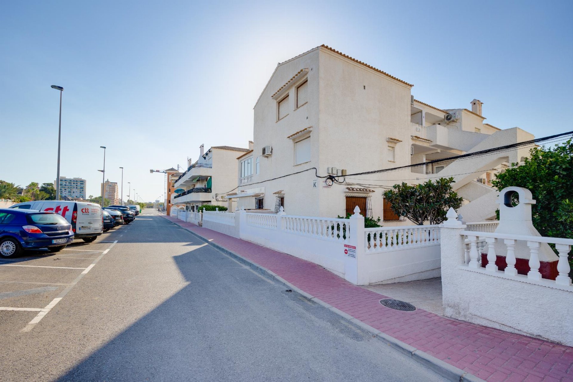 Rynek wtórny - Bungalow -
Torrevieja - Playa de los Naufragos