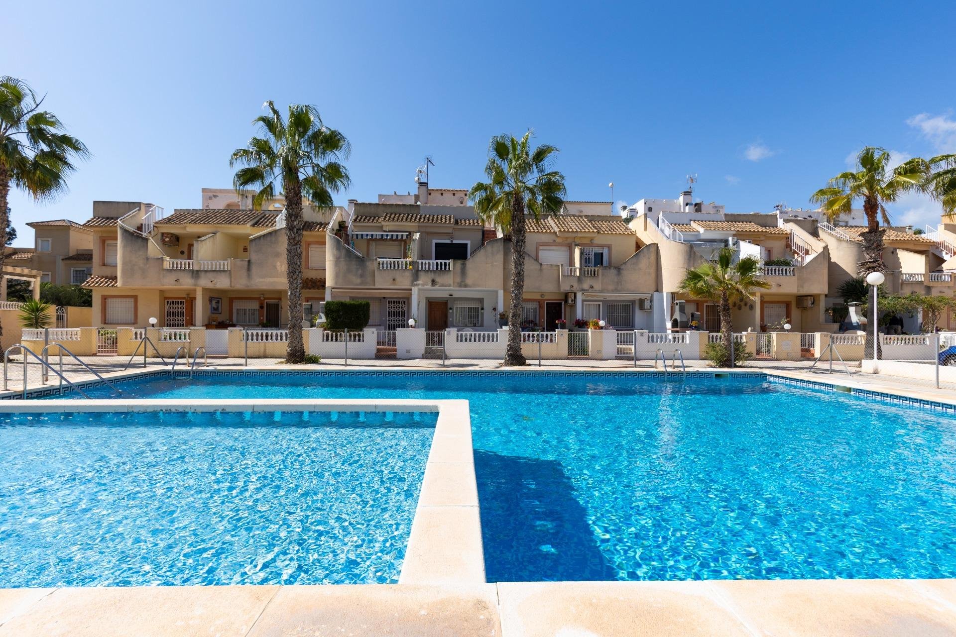 Rynek wtórny - Bungalowy -
Guardamar del Segura - Urbanizaciones