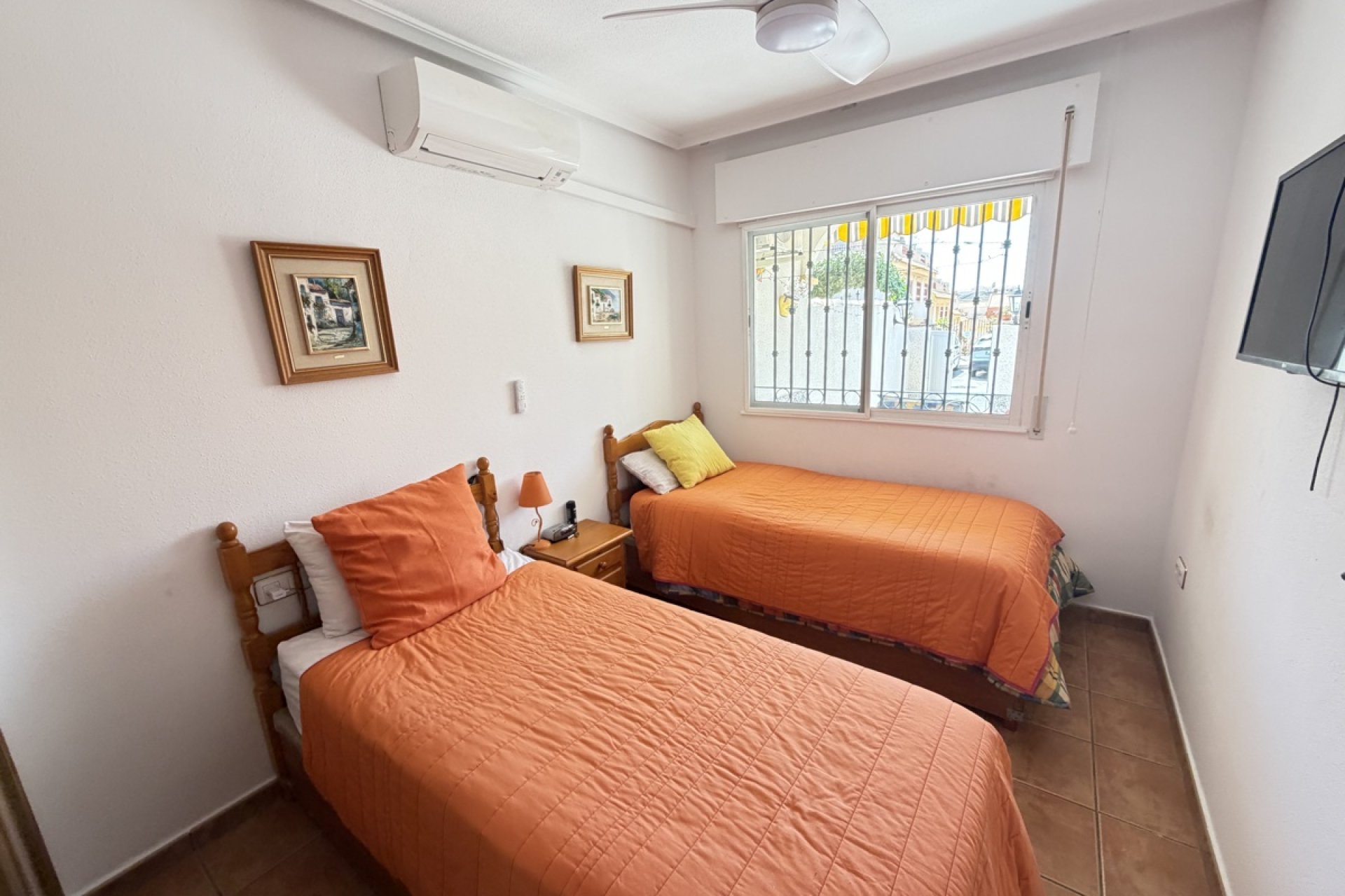 Rynek wtórny - Bungalowy -
Orihuela Costa - La Zenia