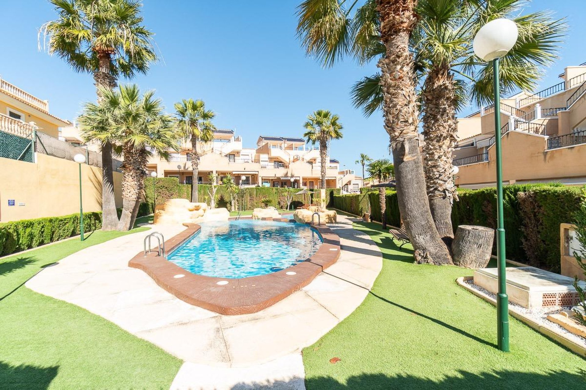 Rynek wtórny - Bungalowy -
Orihuela Costa - Villamartin