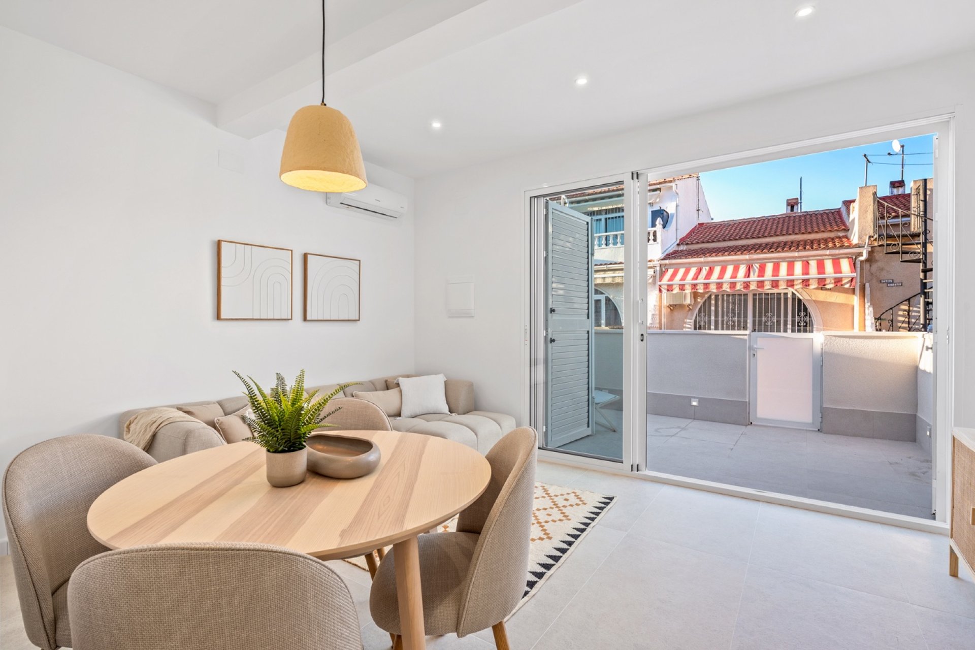 Rynek wtórny - Bungalowy -
Torrevieja - El Chaparral