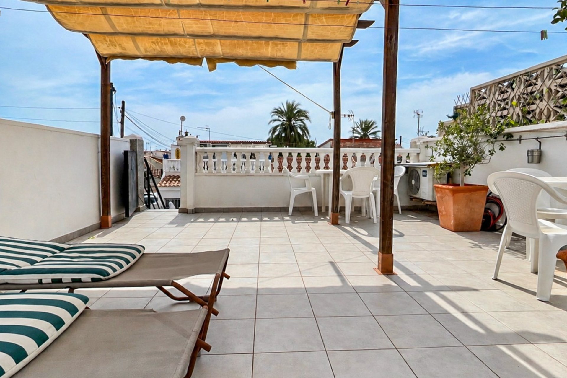 Rynek wtórny - Bungalowy -
Torrevieja - La Siesta - El Salado -  Torreta