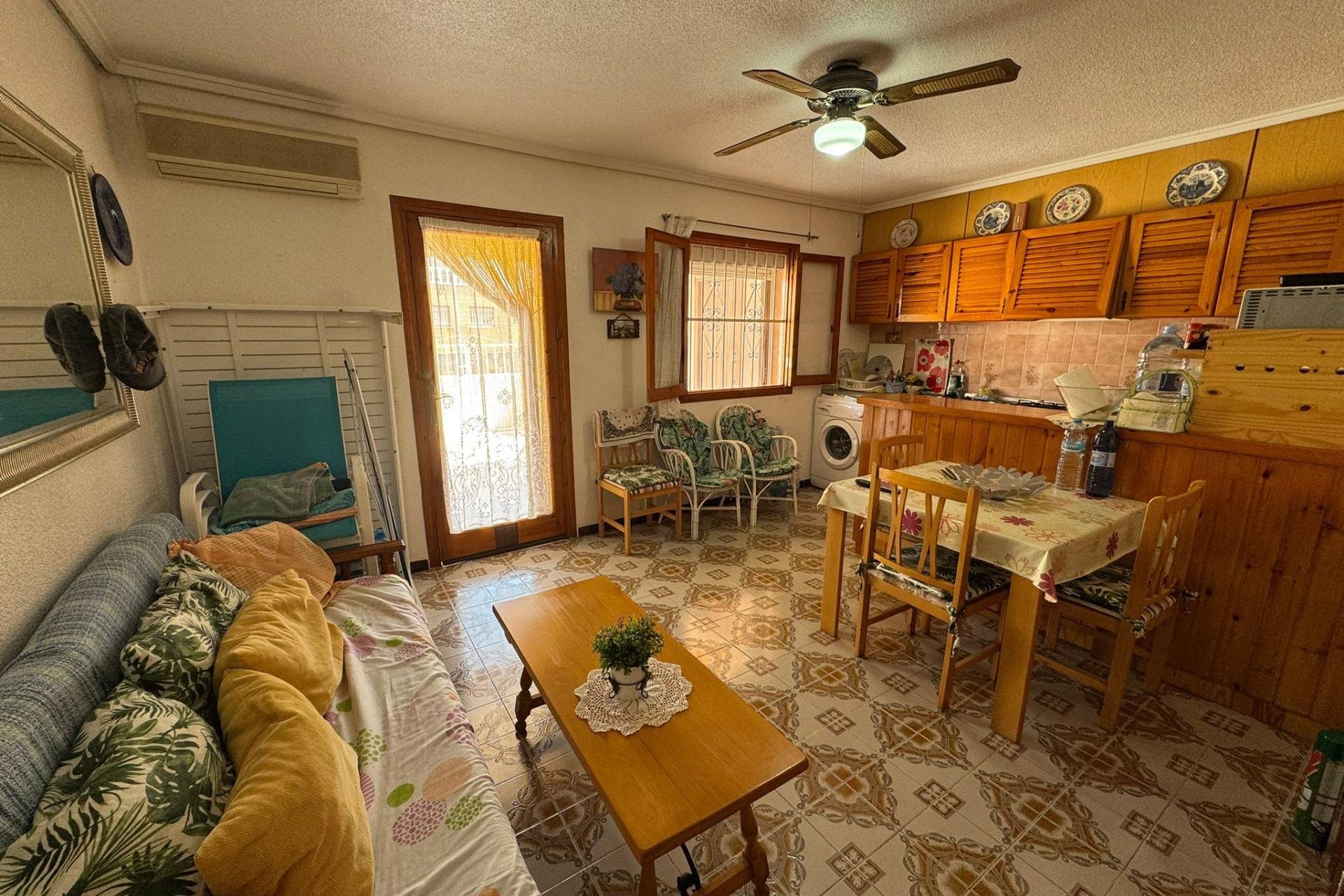 Rynek wtórny - Bungalowy -
Torrevieja - Playa de los Naufragos