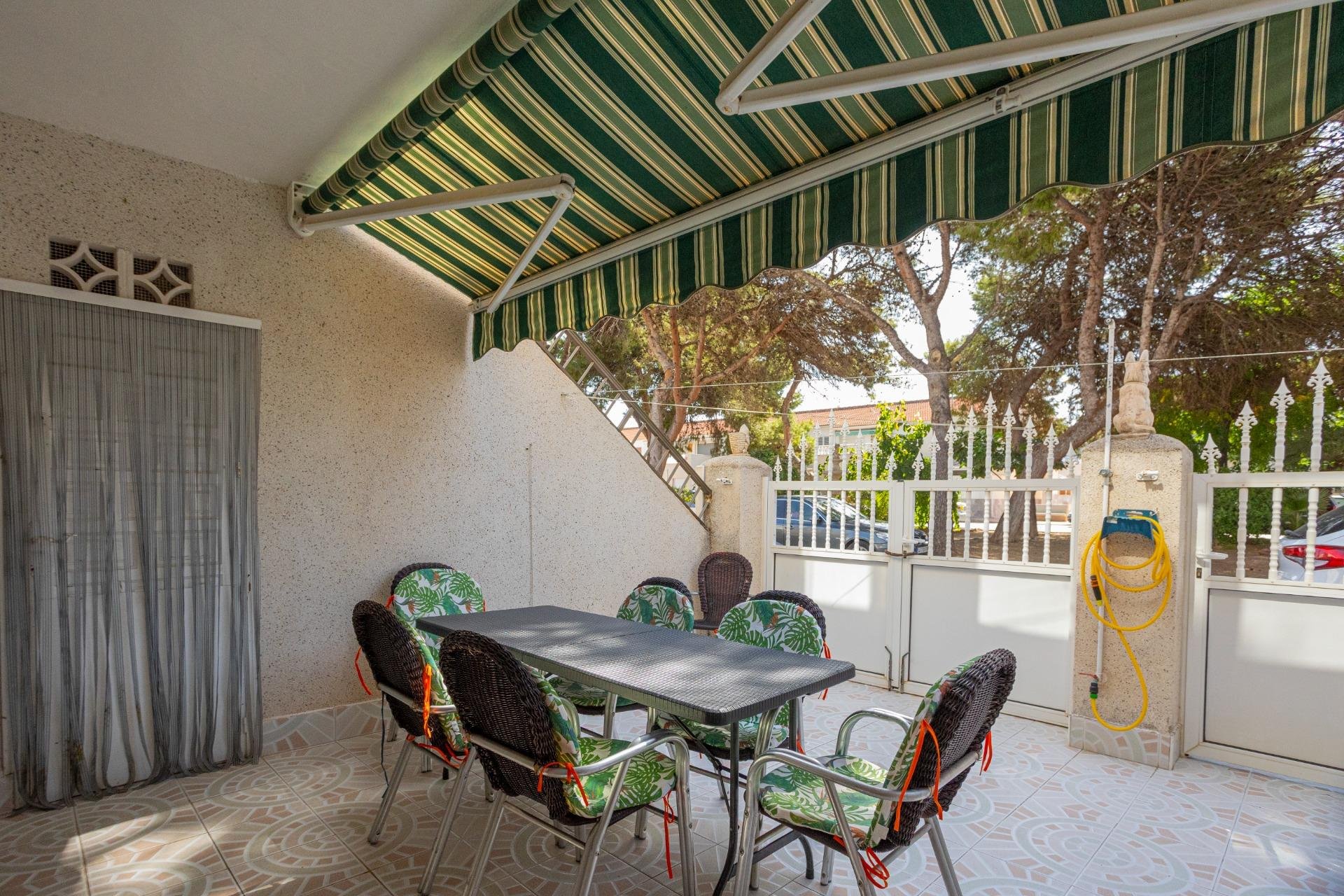Rynek wtórny - Bungalowy -
Torrevieja - Playa de los Naufragos
