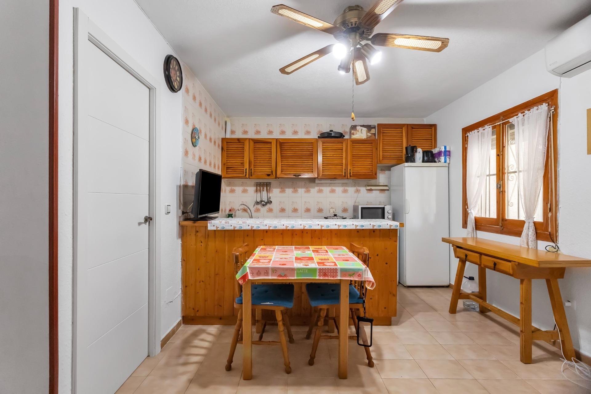 Rynek wtórny - Bungalowy -
Torrevieja - Playa de los Naufragos