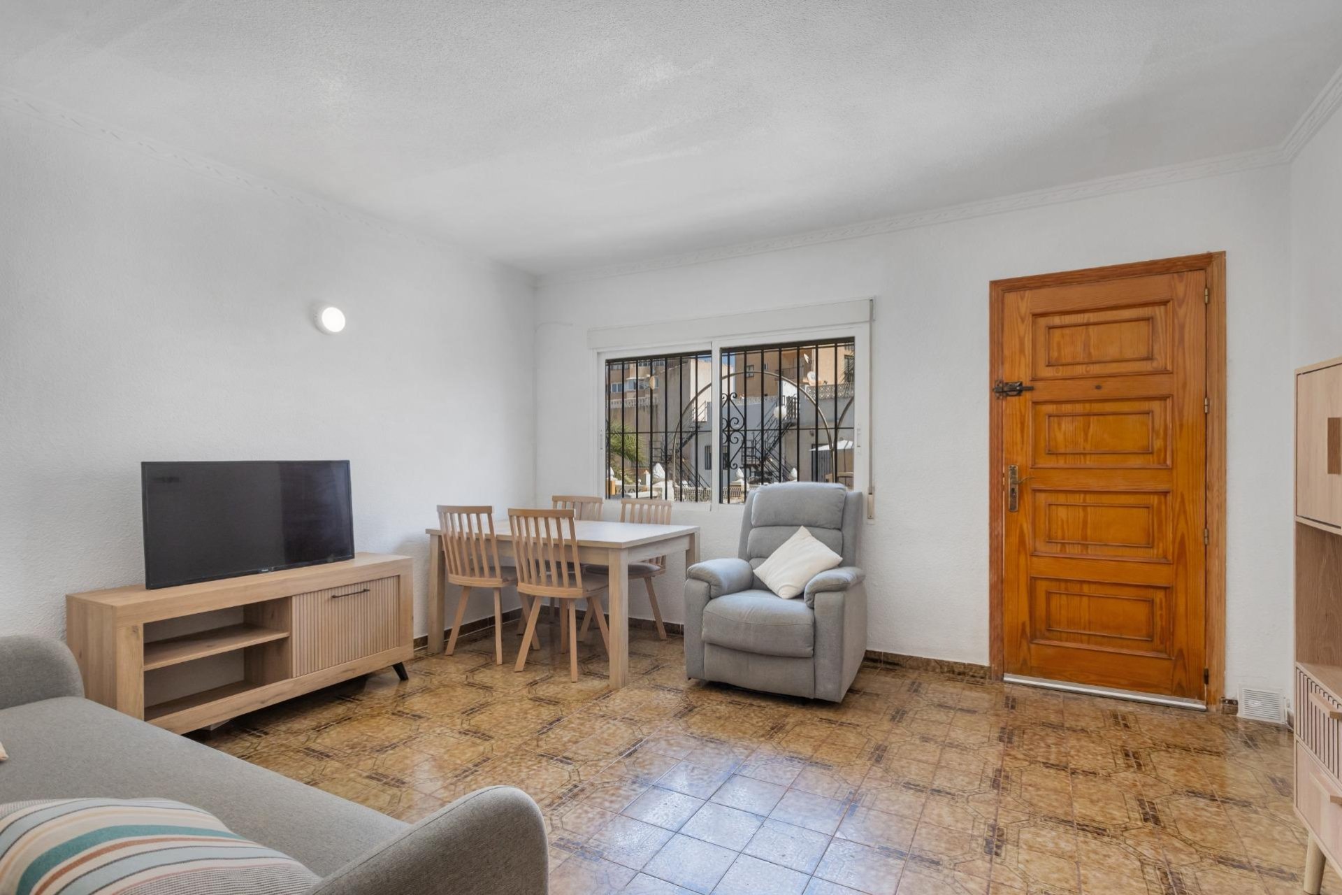 Rynek wtórny - Bungalowy -
Torrevieja - Torre del moro