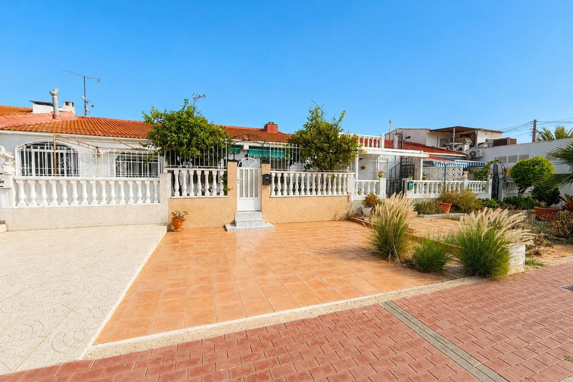 Rynek wtórny - Bungalowy -
Torrevieja - Torretas - La Siesta - El Limonar
