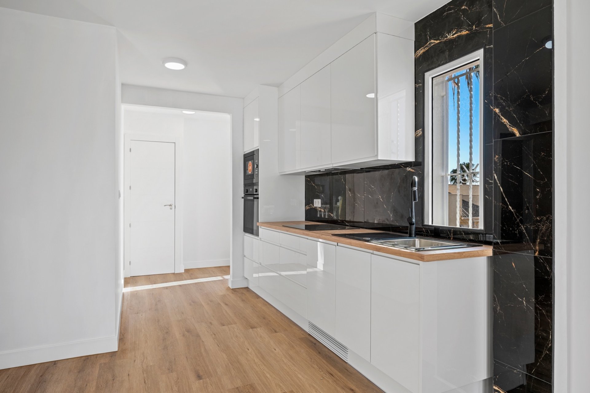 Rynek wtórny - Dom Szeregowy -
Benimar - Benimar II