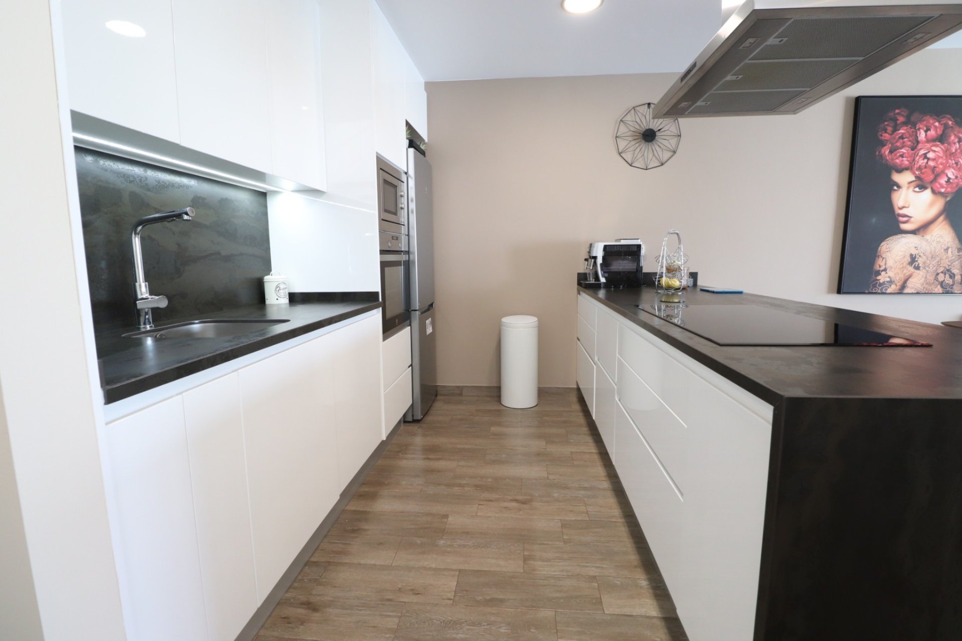 Rynek wtórny - Dom Szeregowy -
Daya Vieja - Daya Vieja - Town